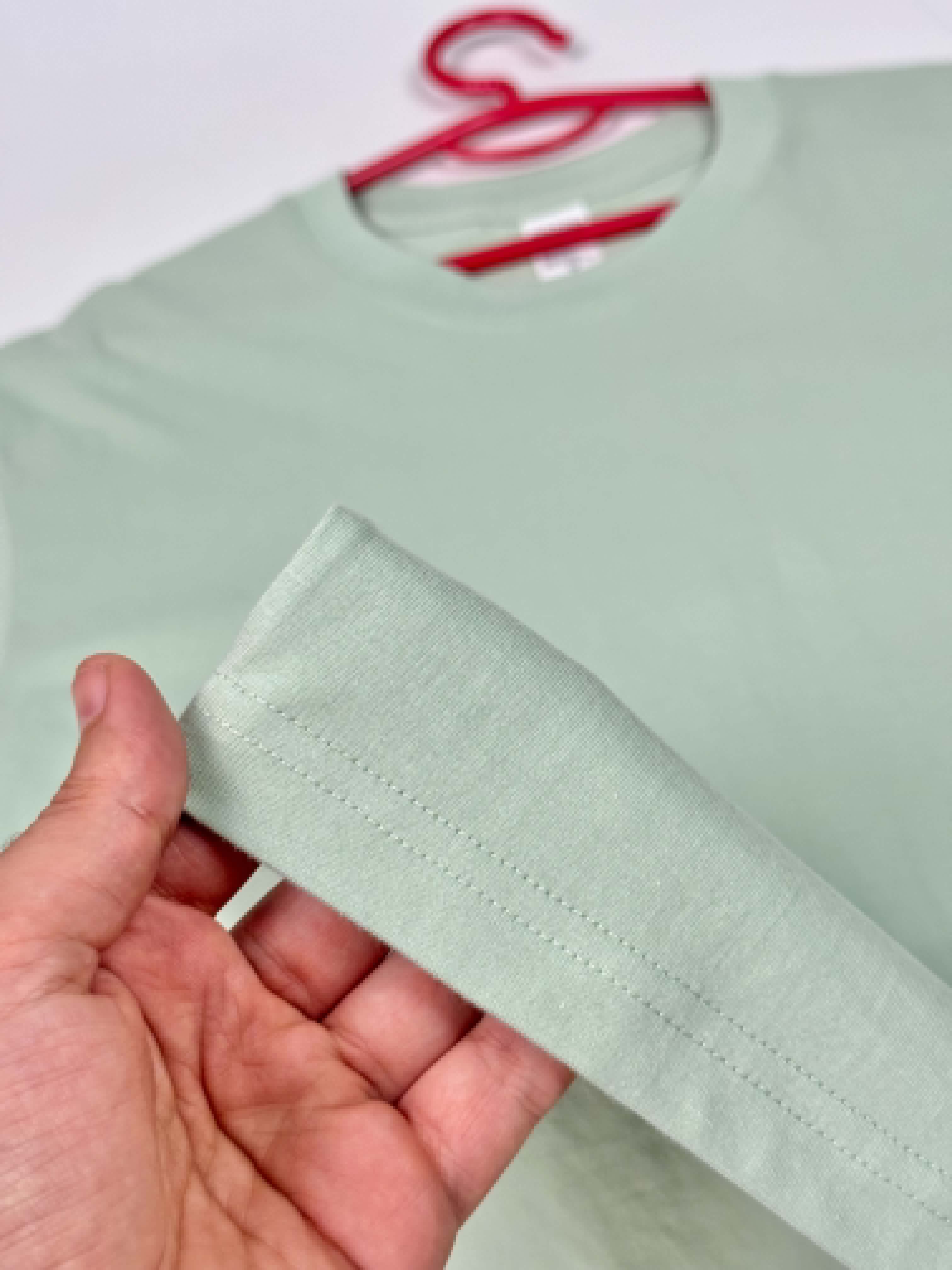 Semi Oversize pastel green shirt (vert pastel)