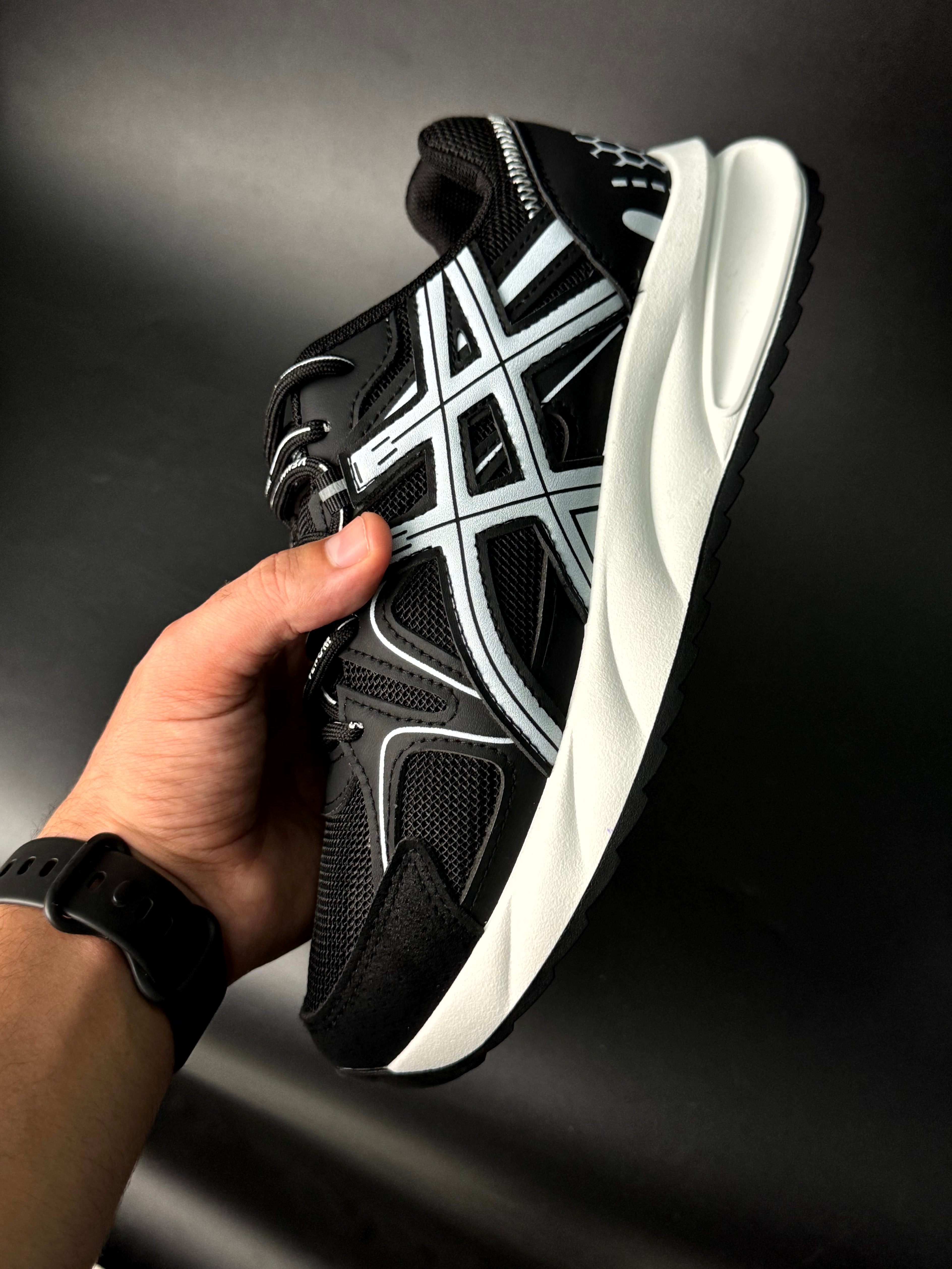 - asics gel venom noir -