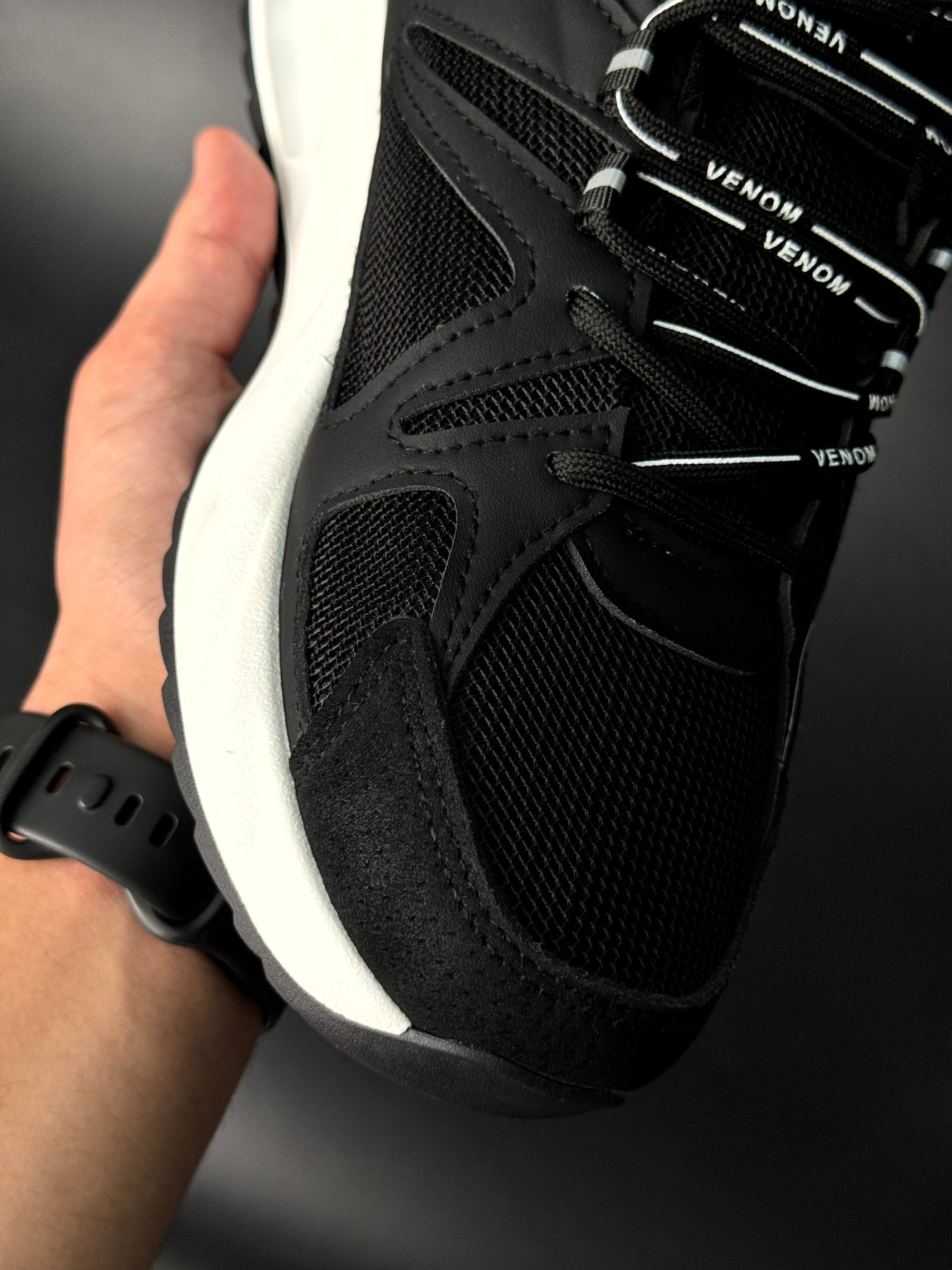 - asics gel venom noir -