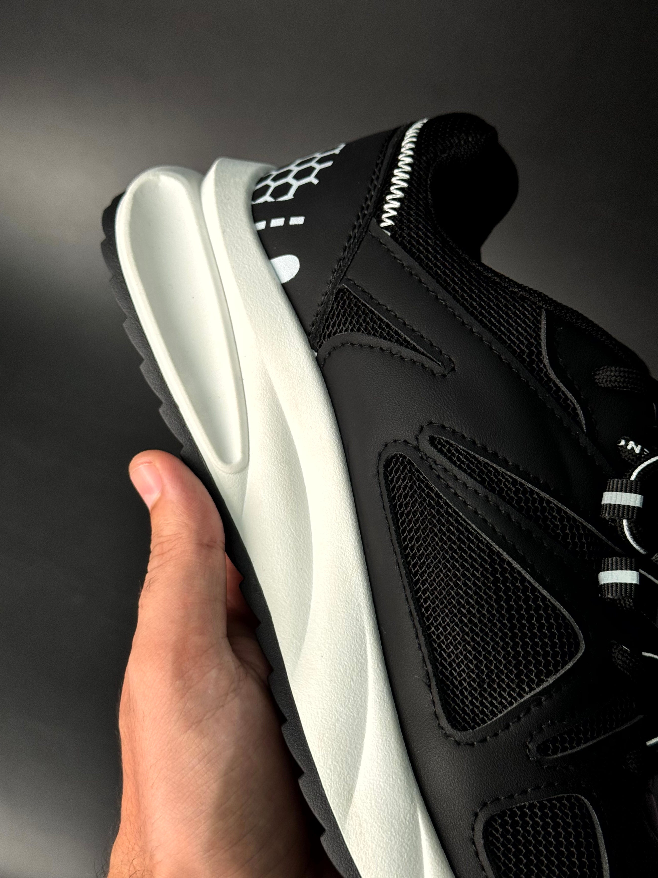 asics gel venom noir