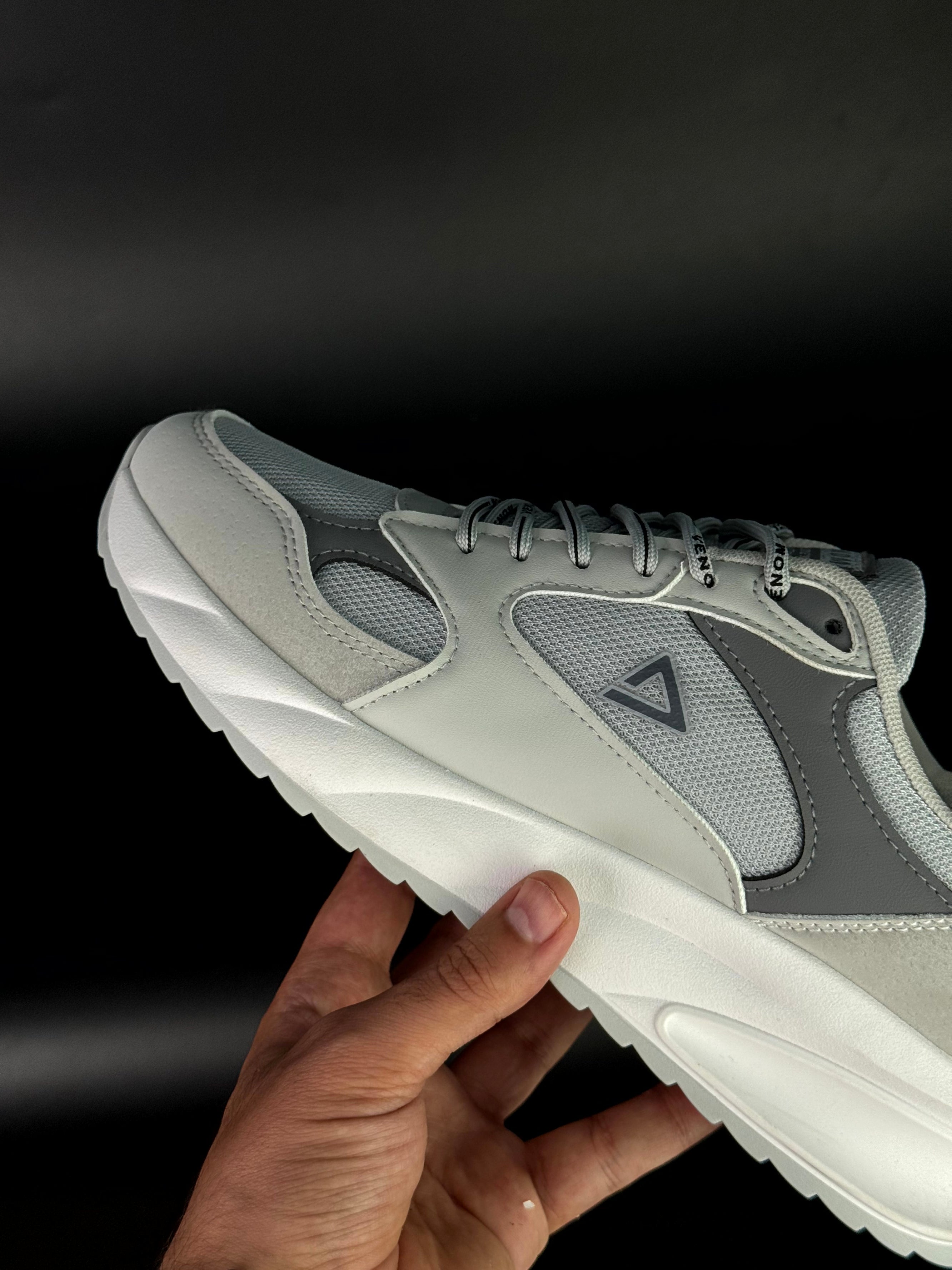 peak venom gris