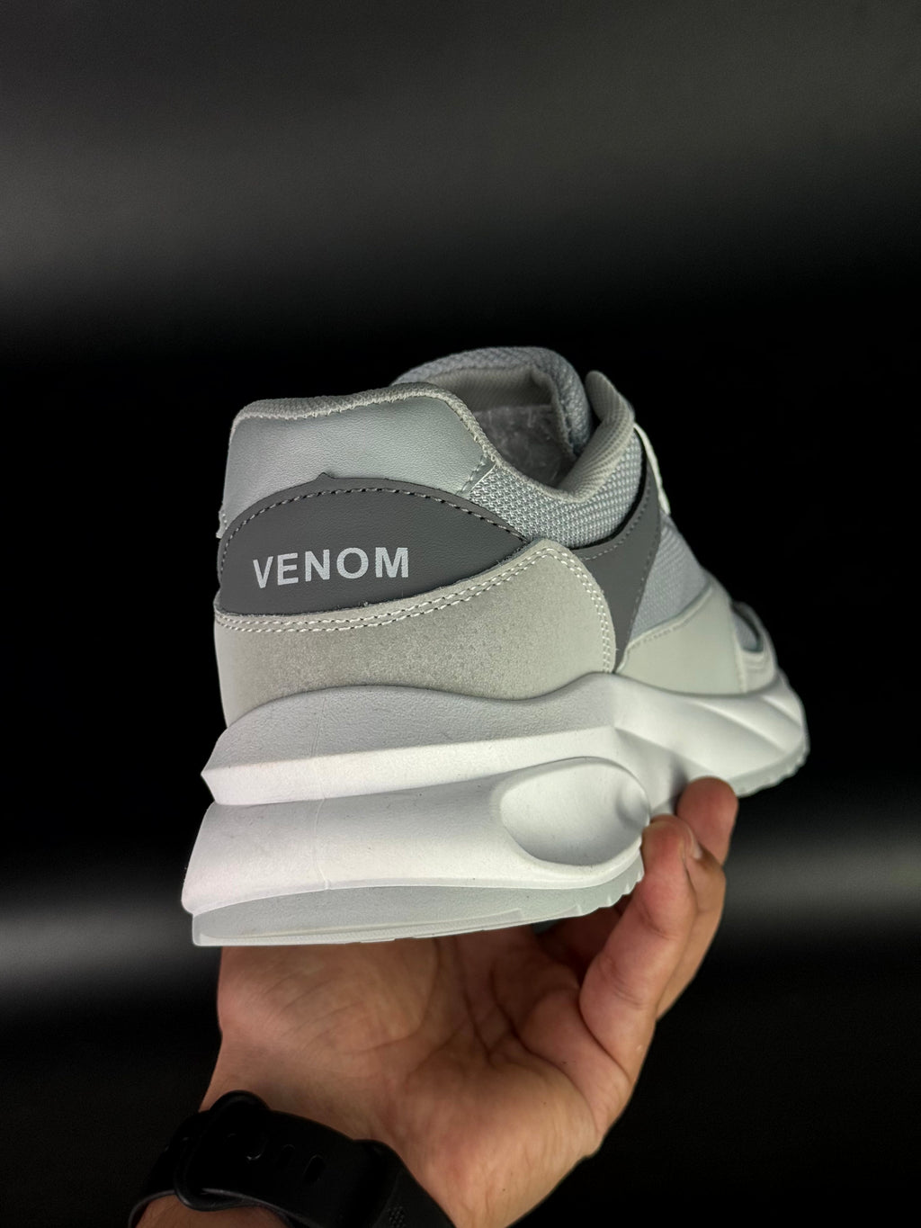 peak venom gris