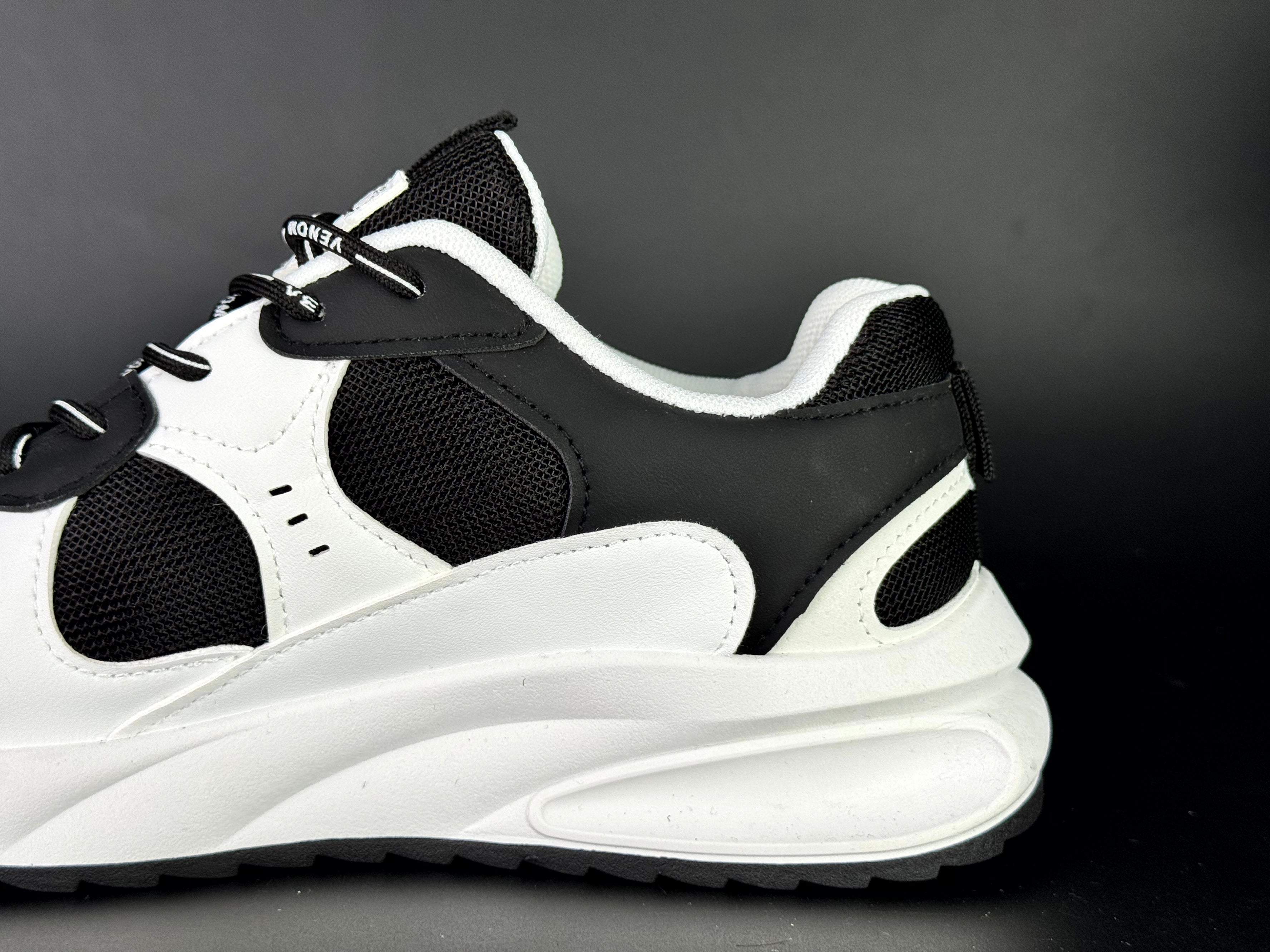 sketchers II noir