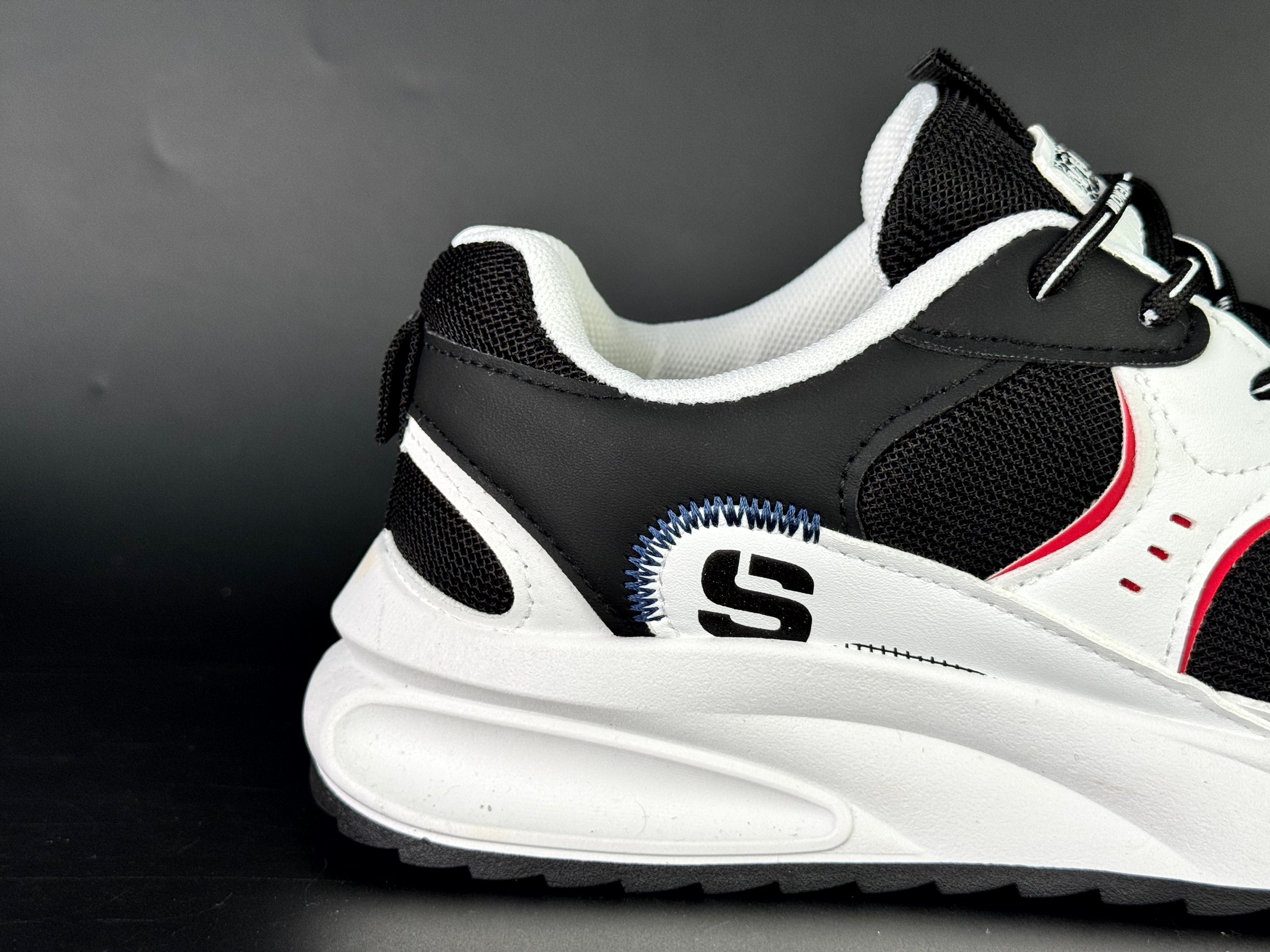 sketchers II noir