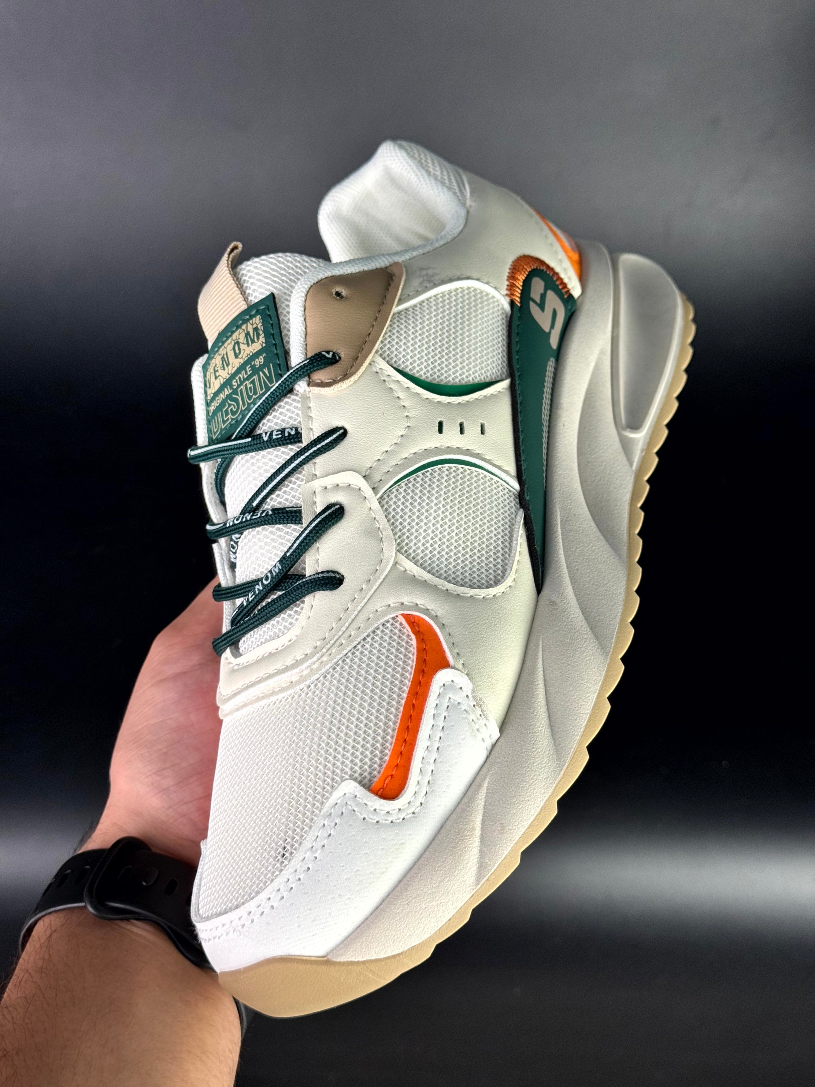 sketchers II beige