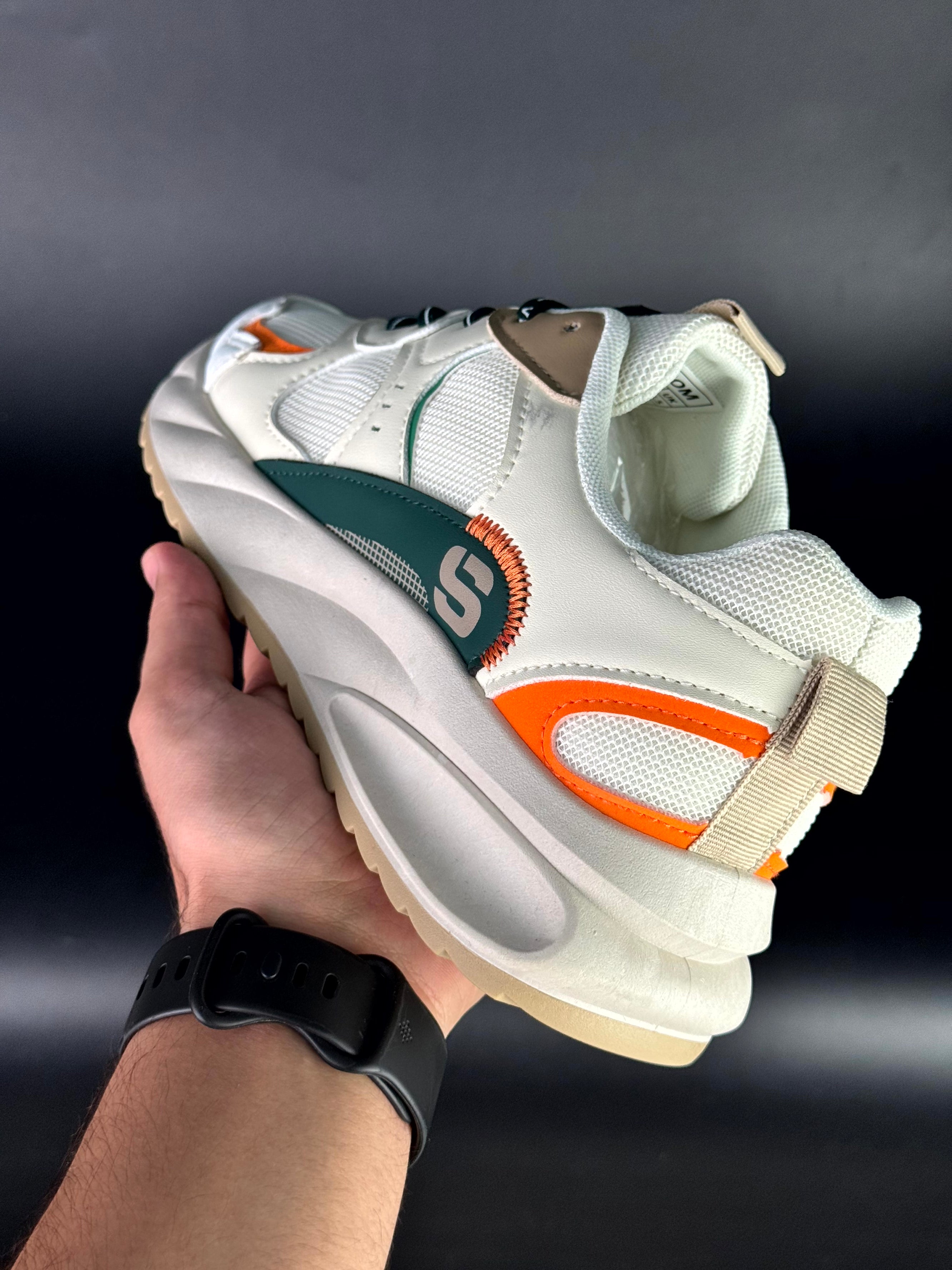 sketchers II beige