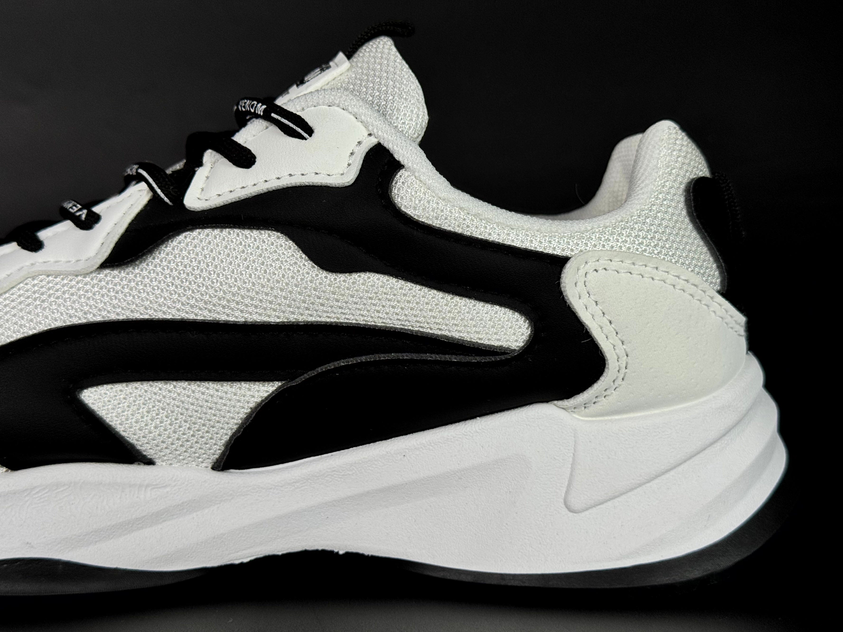 peak venom 2026 noir / blanc