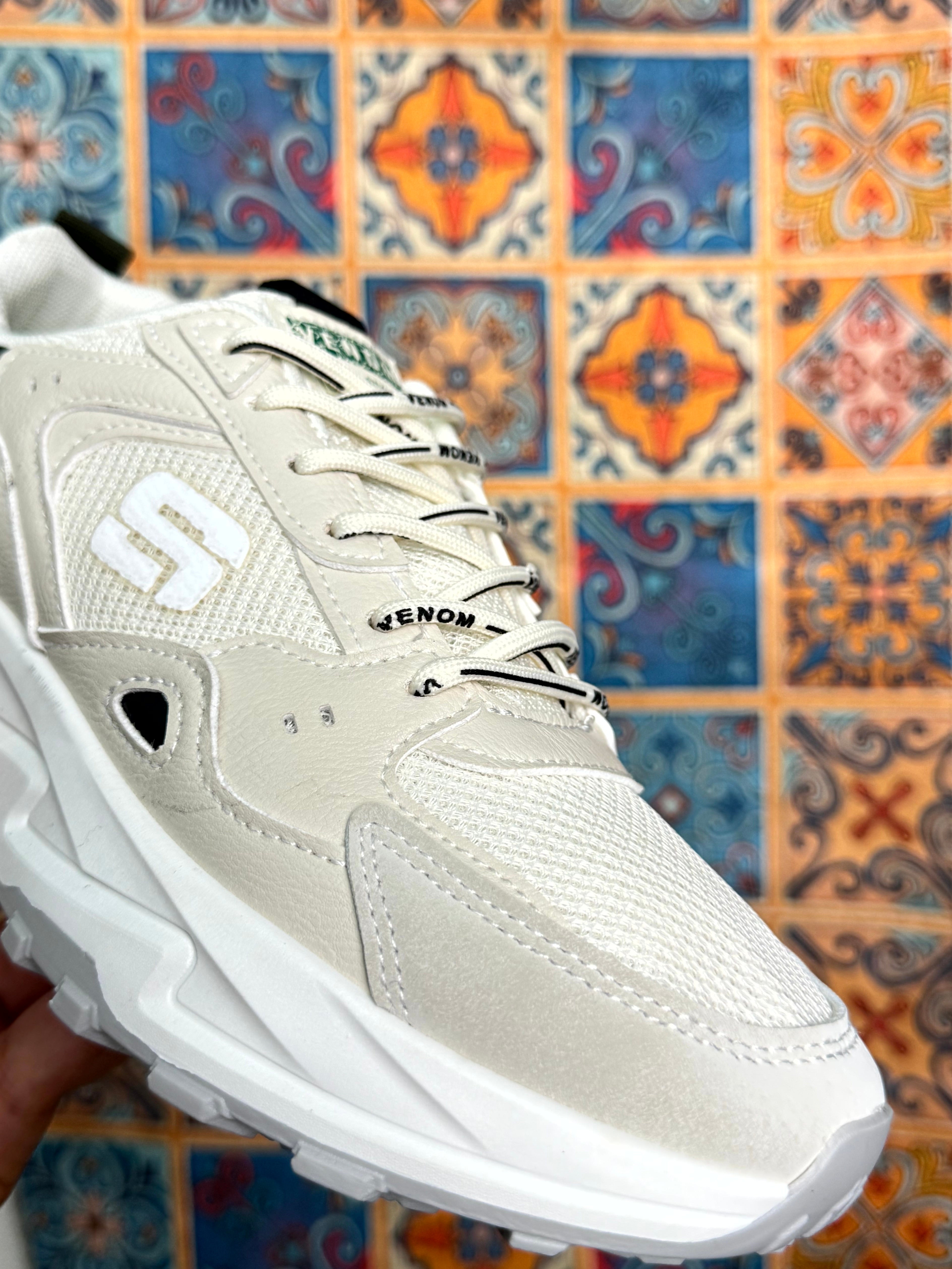 sketchers venom beige