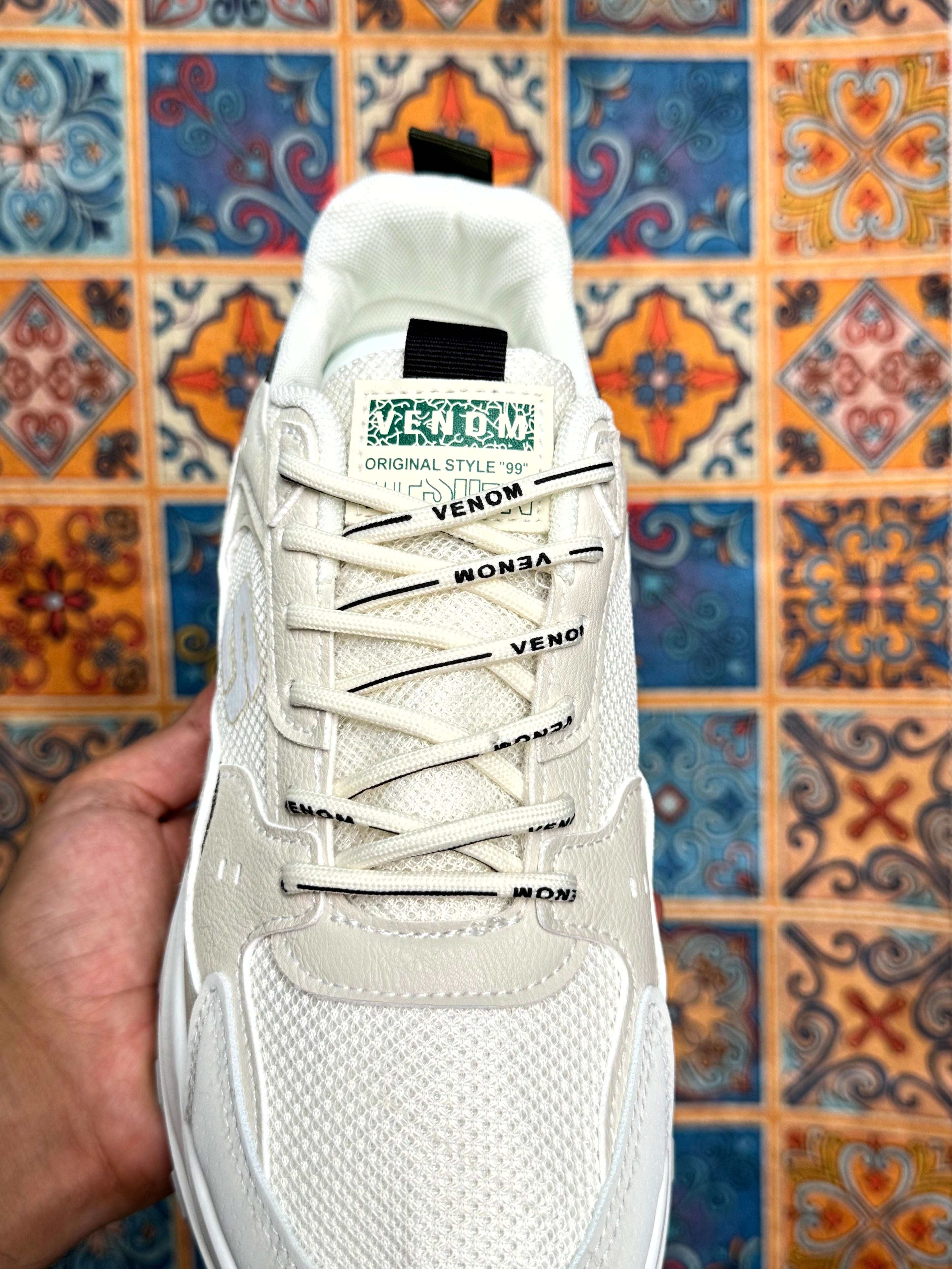 sketchers venom beige