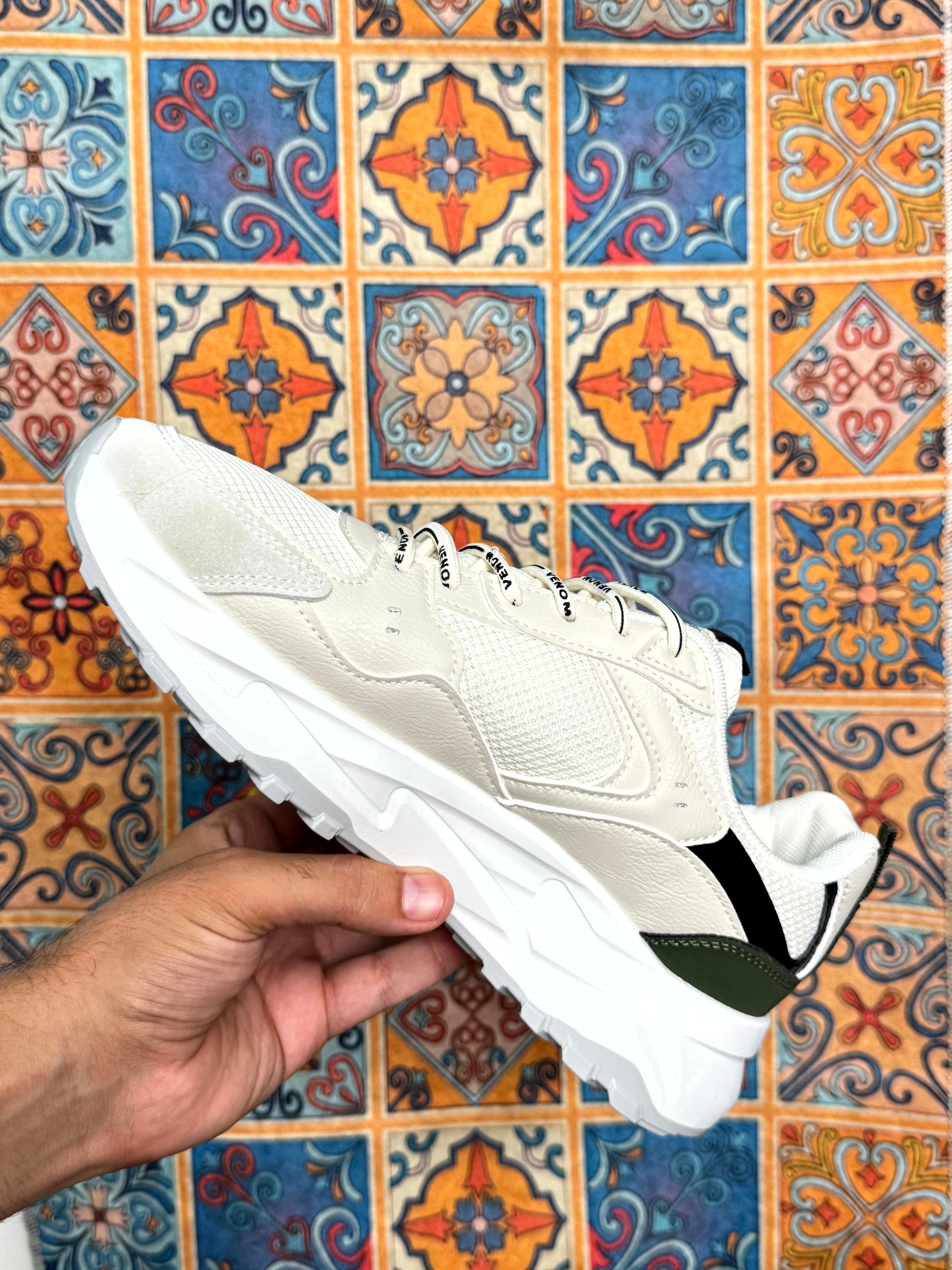 sketchers venom beige