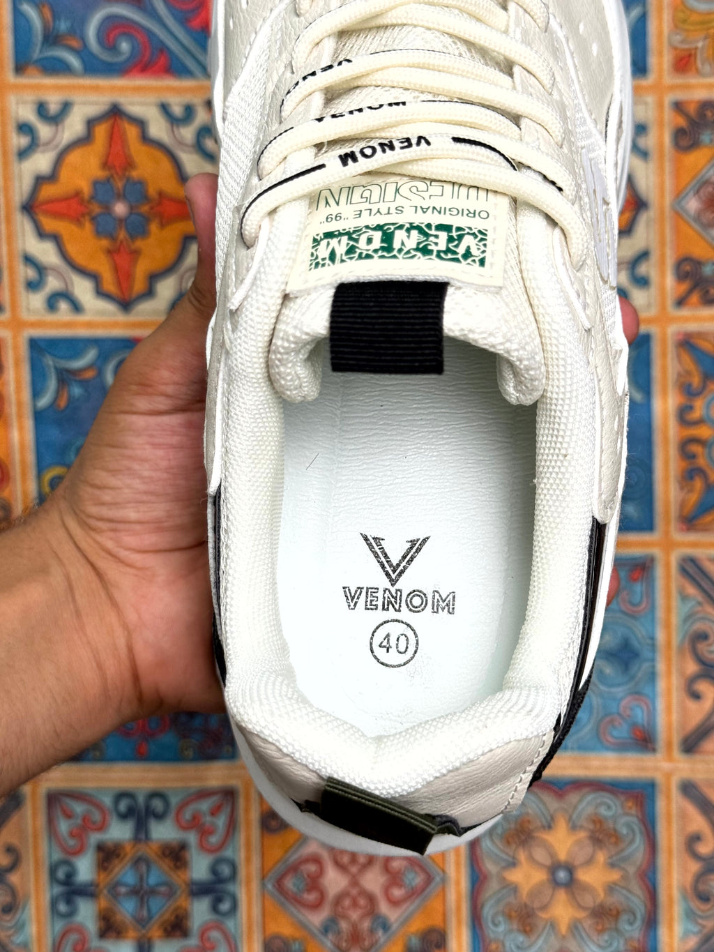 sketchers venom beige