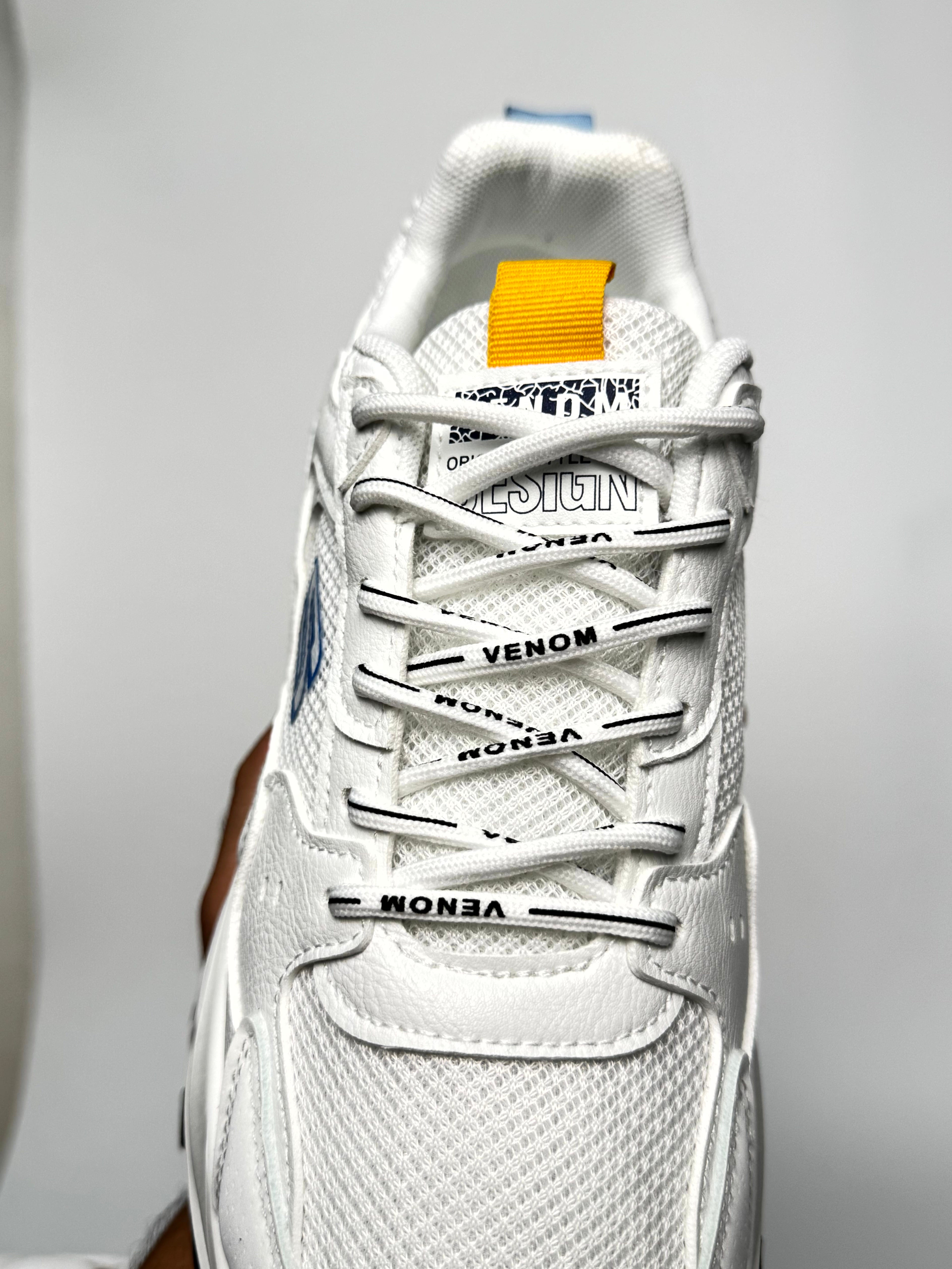 sketchers venom blanche