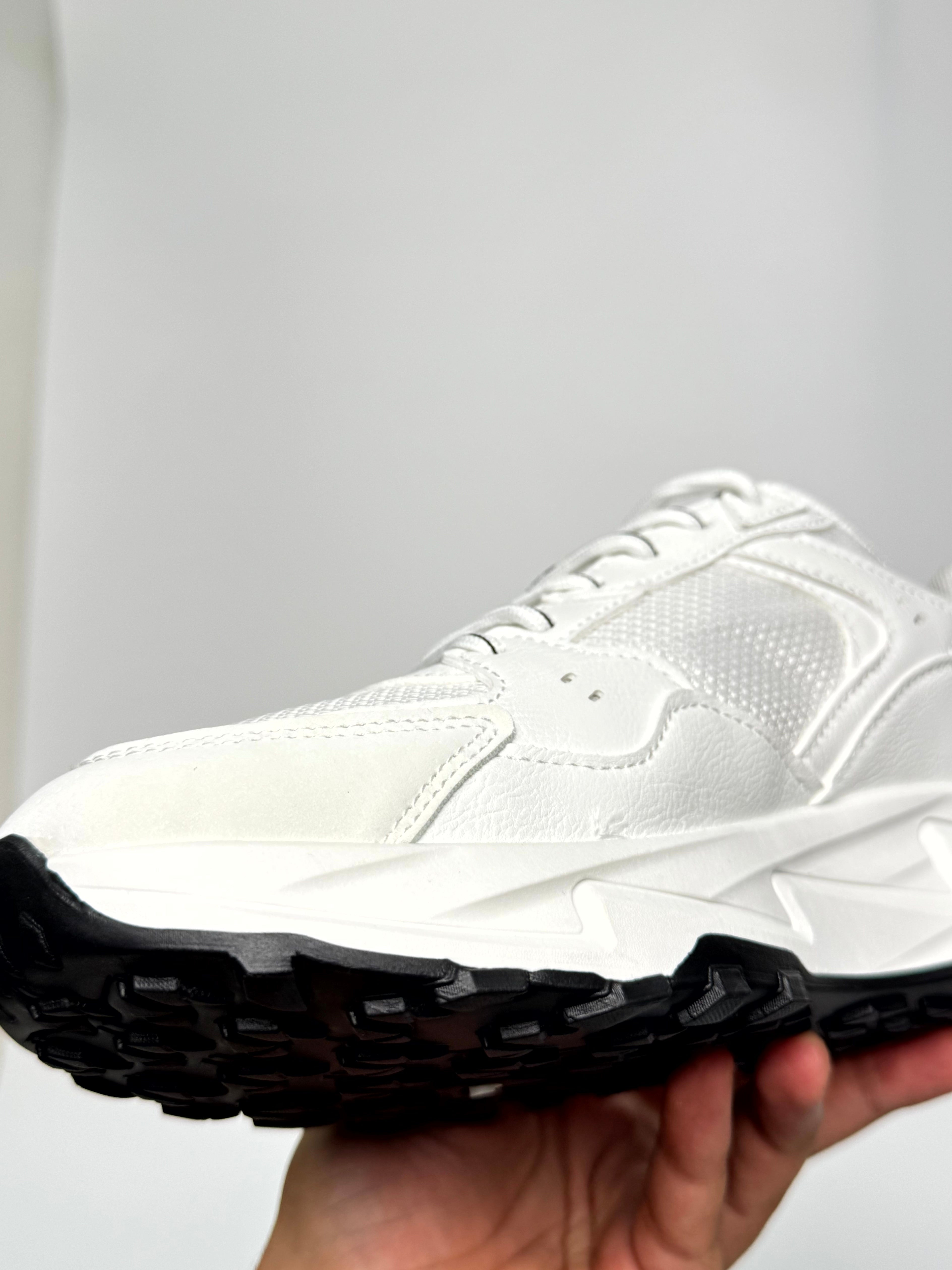 sketchers venom blanche