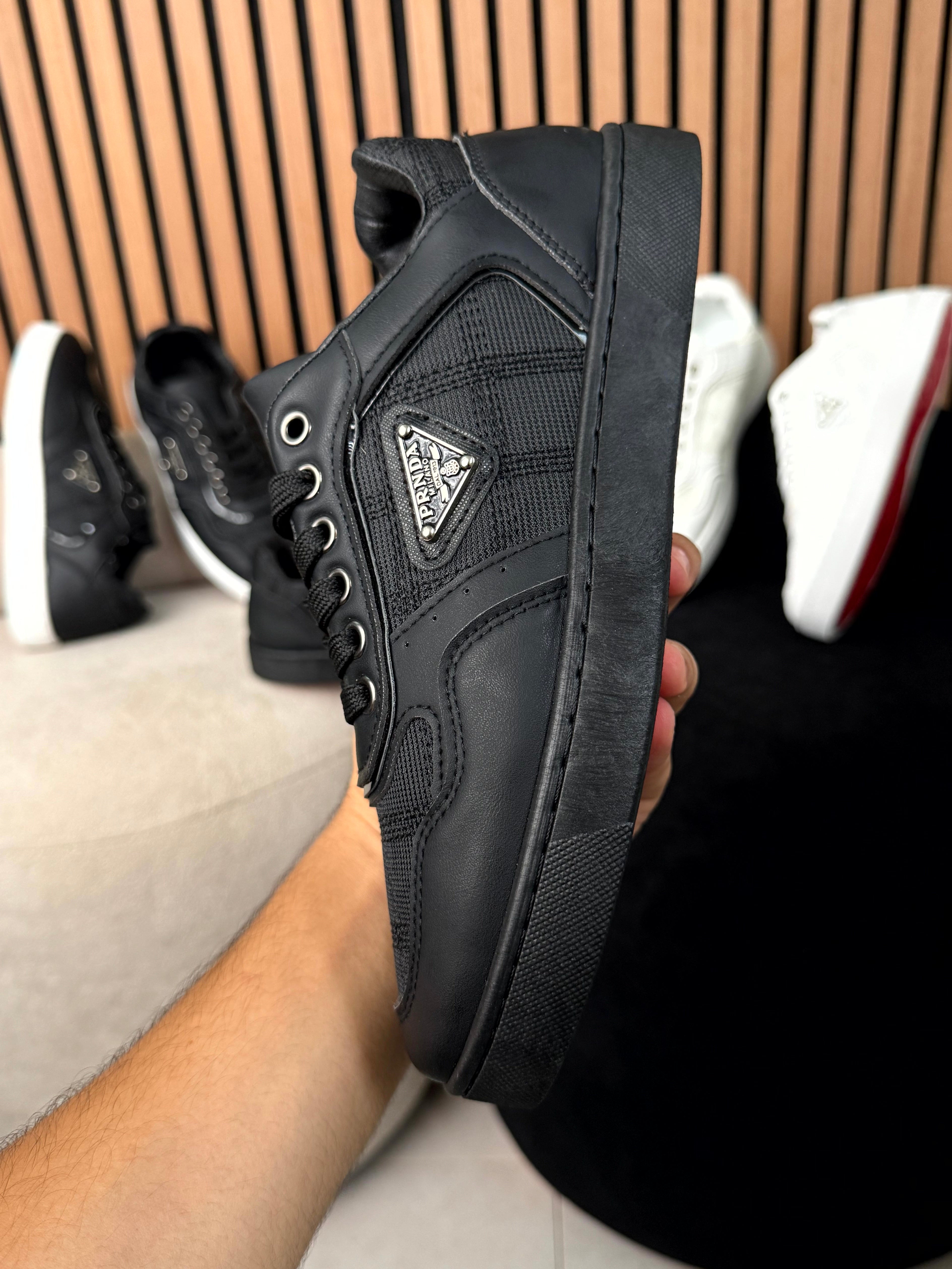 PRADA Critian Le boutin black black