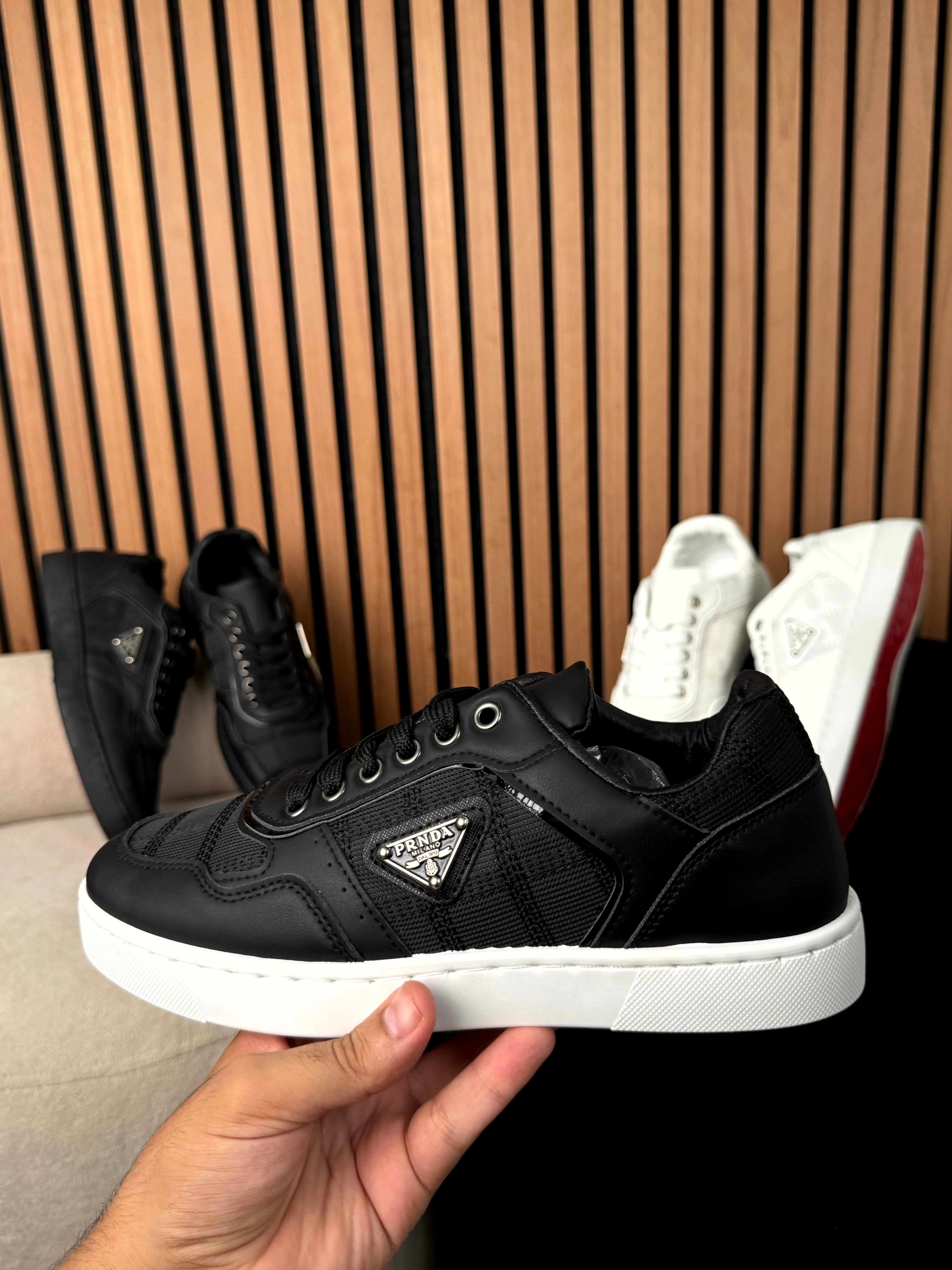 PRADA Critian Le boutin black white