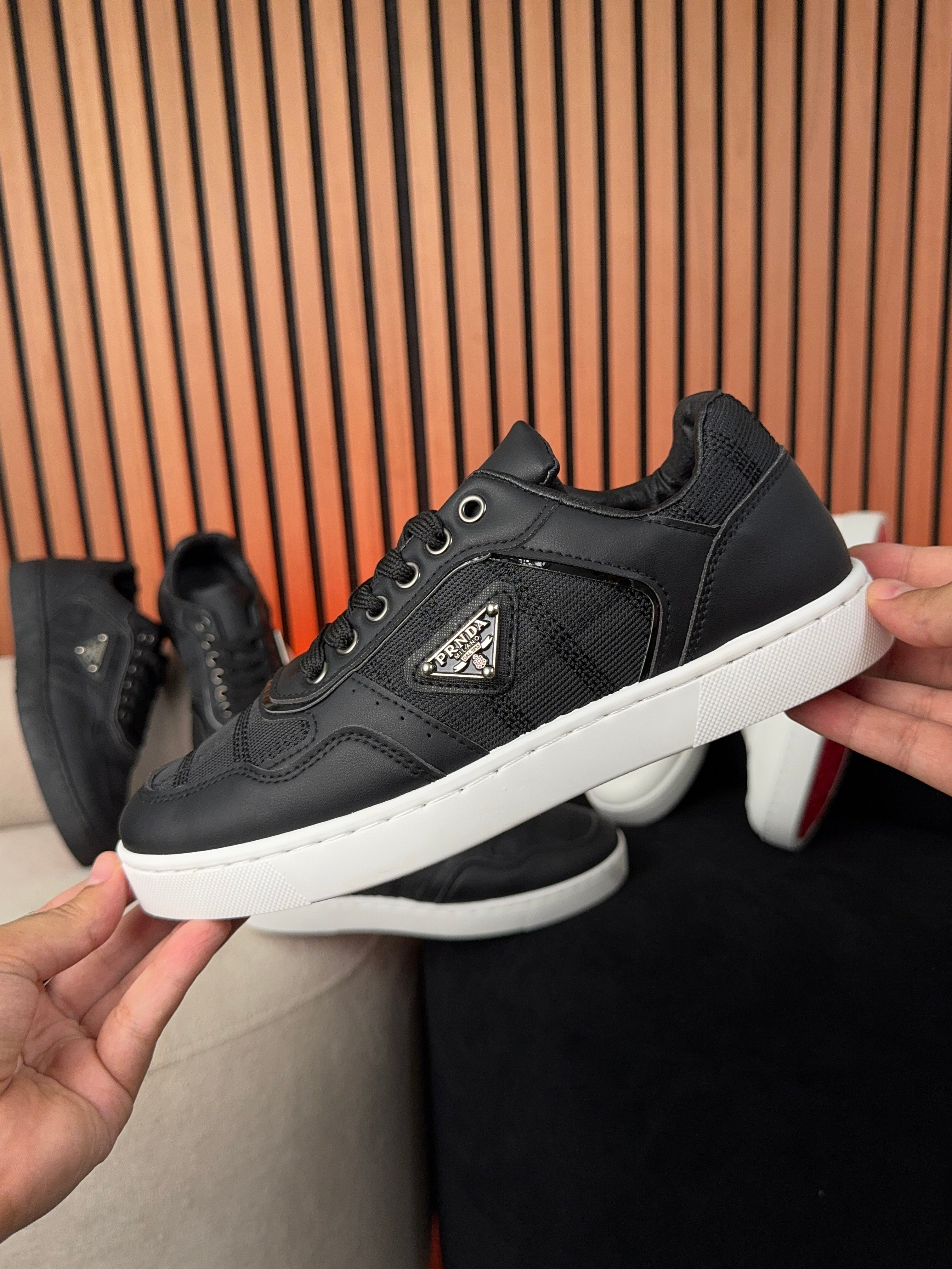 PRADA Critian Le boutin black white