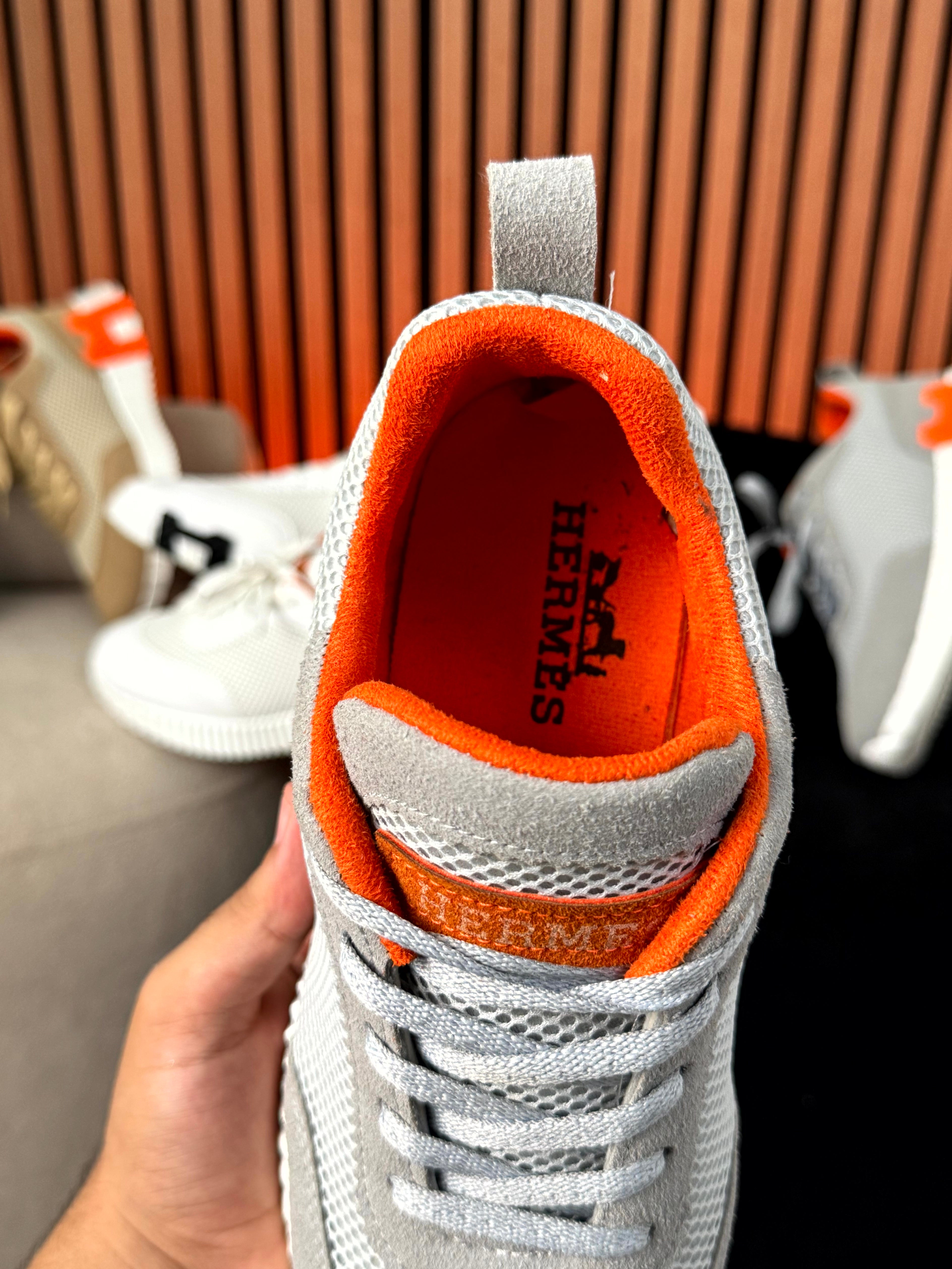 Hermes gris