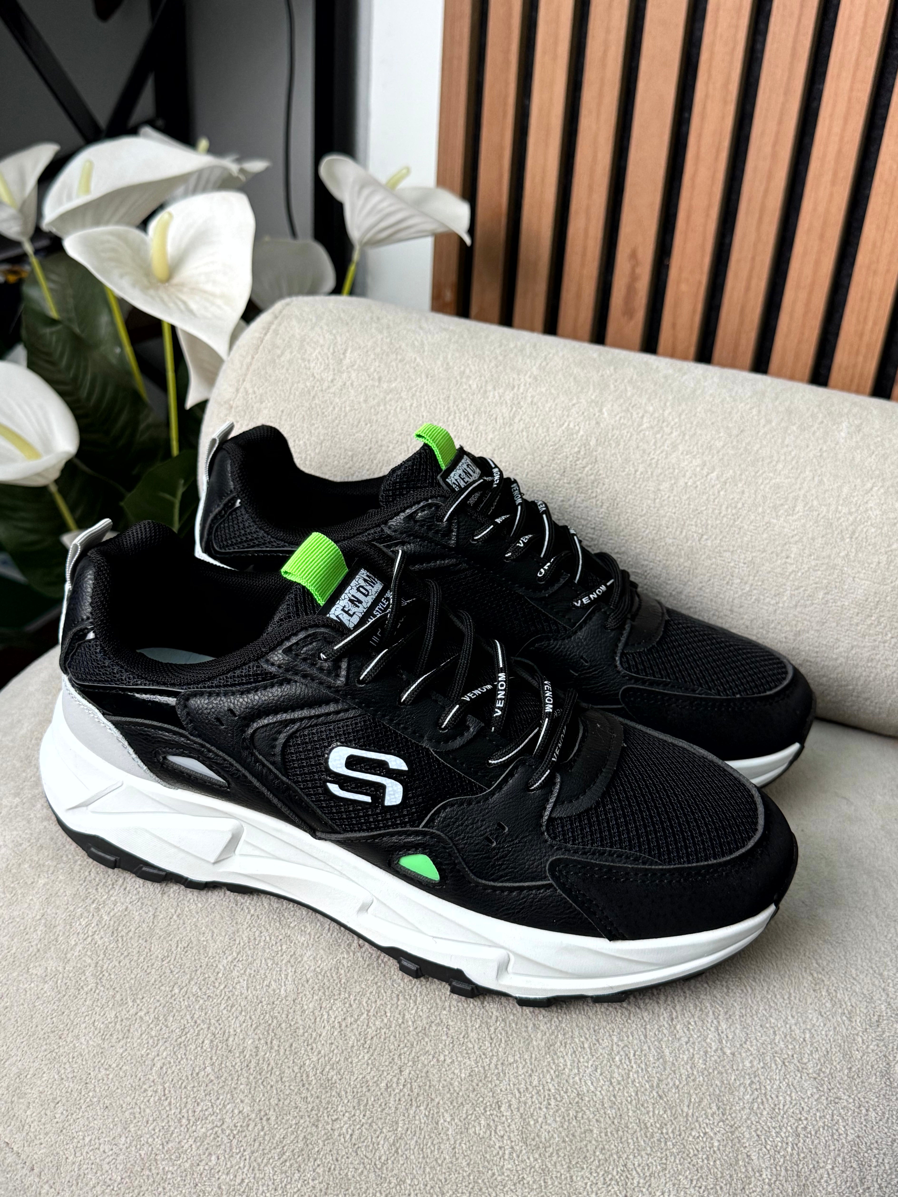 sketchers venom noir