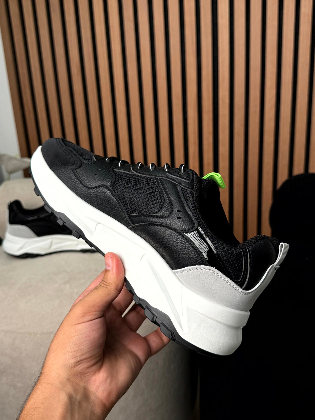 sketchers venom noir