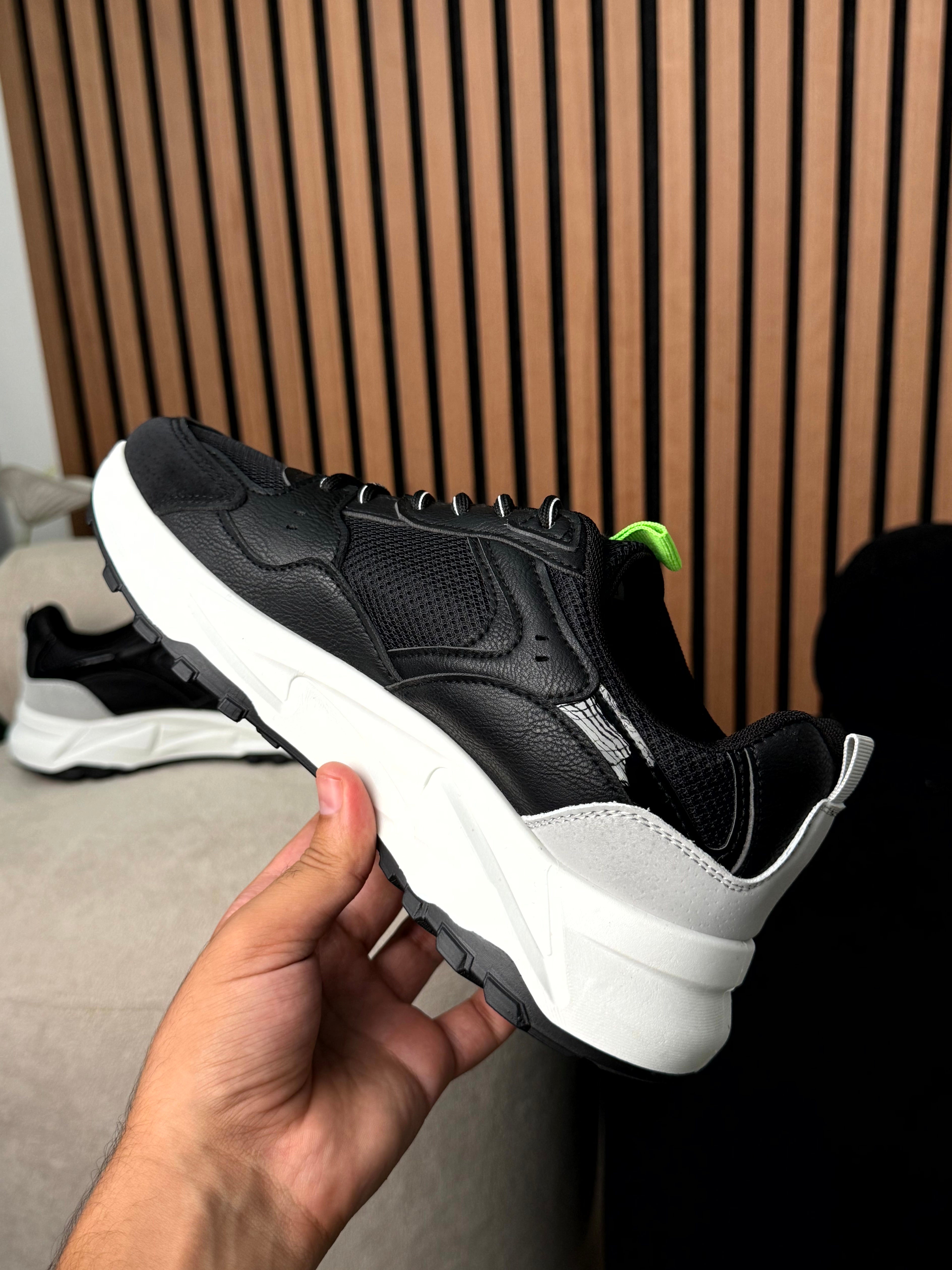 sketchers venom noir