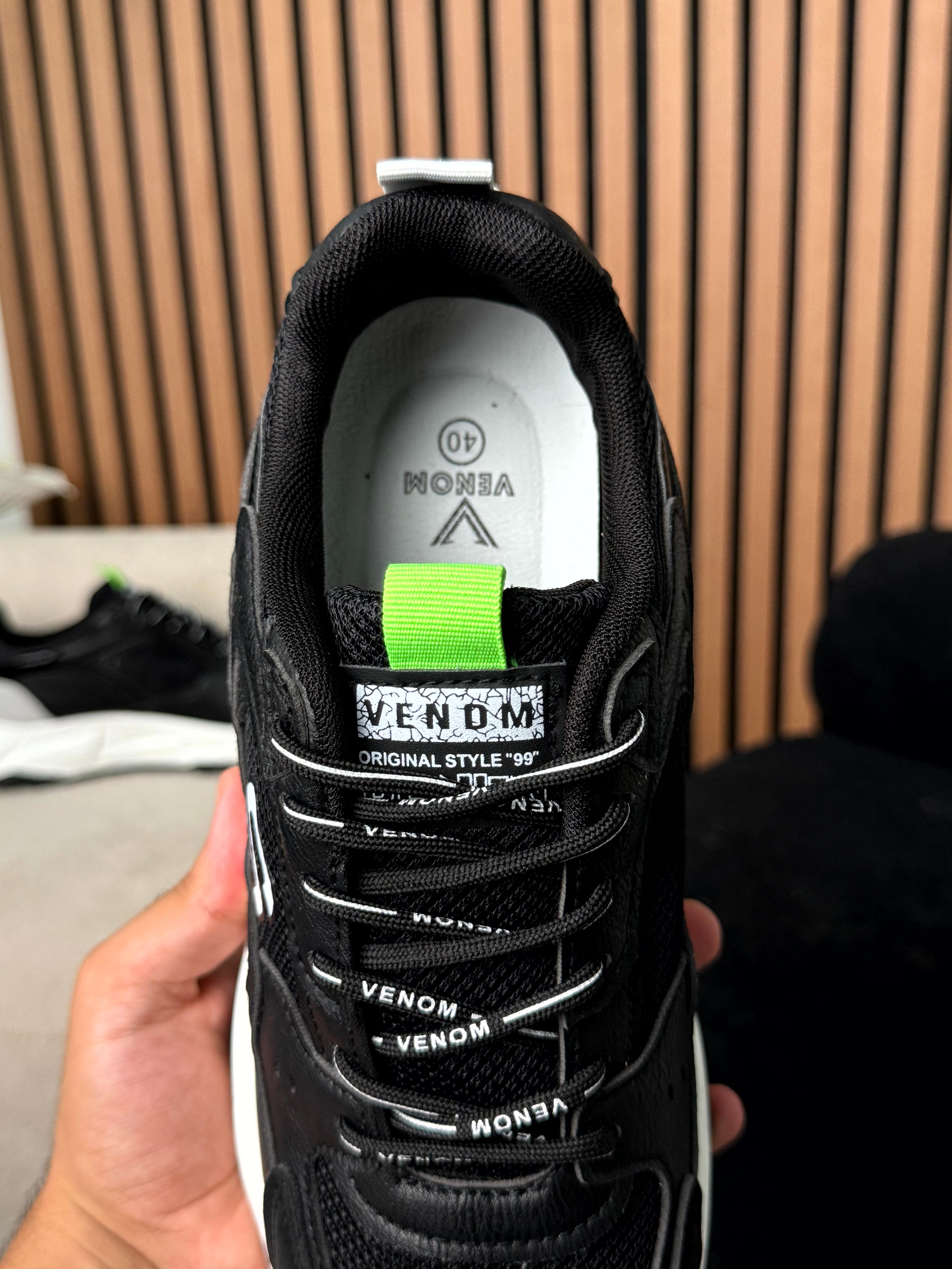 sketchers venom noir