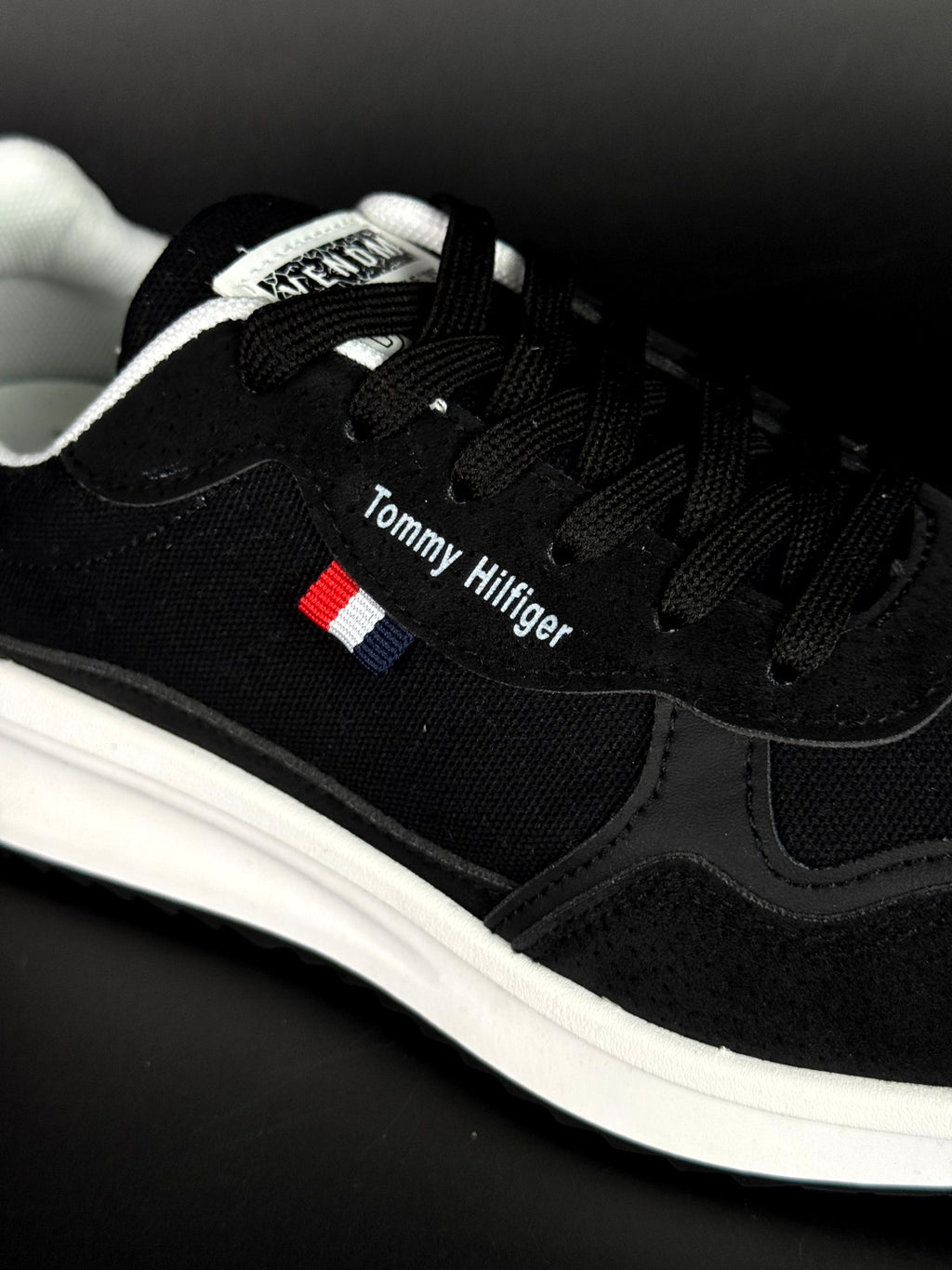tommi hilfigher noir