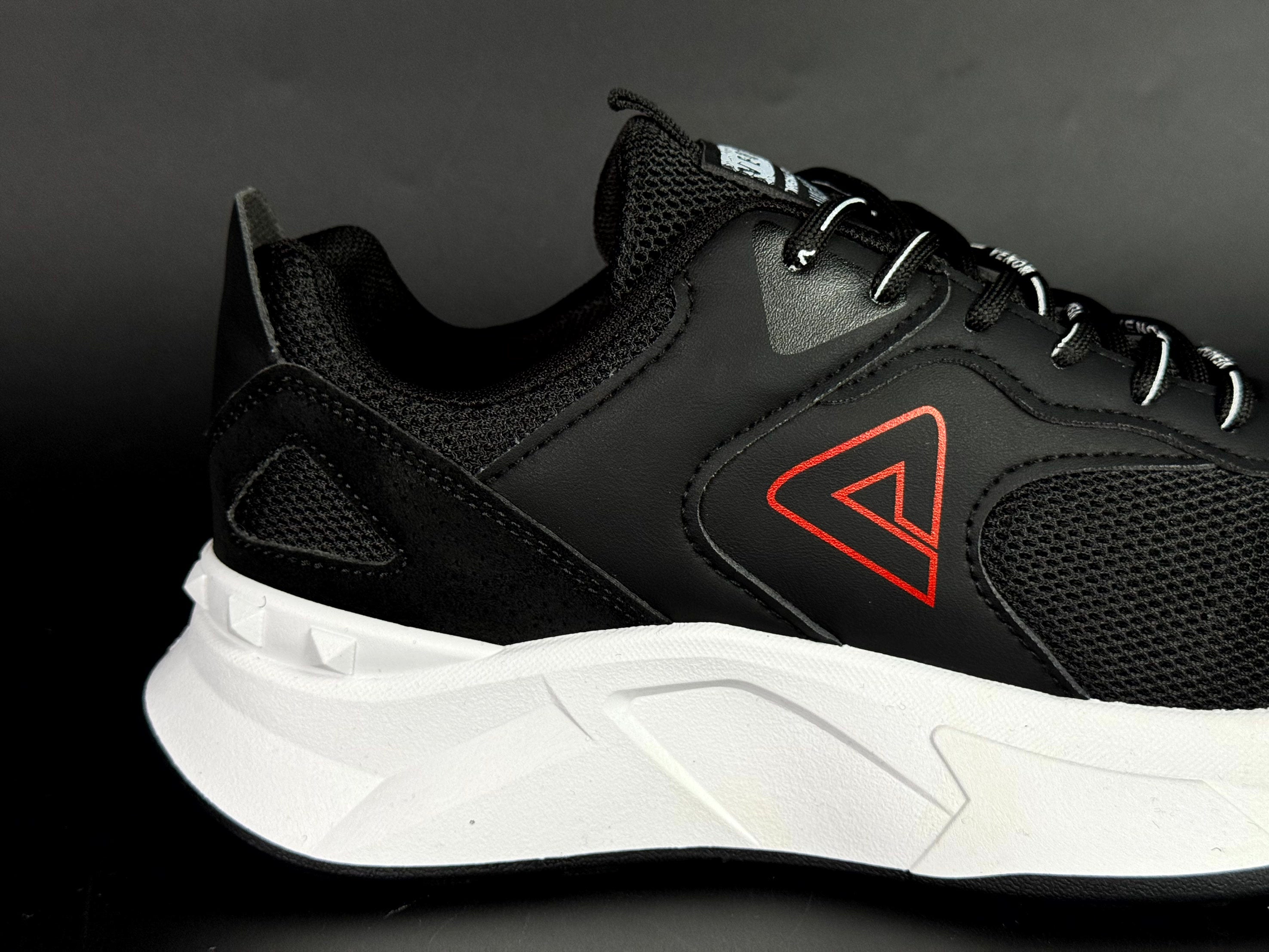 peak venom runner 2 black