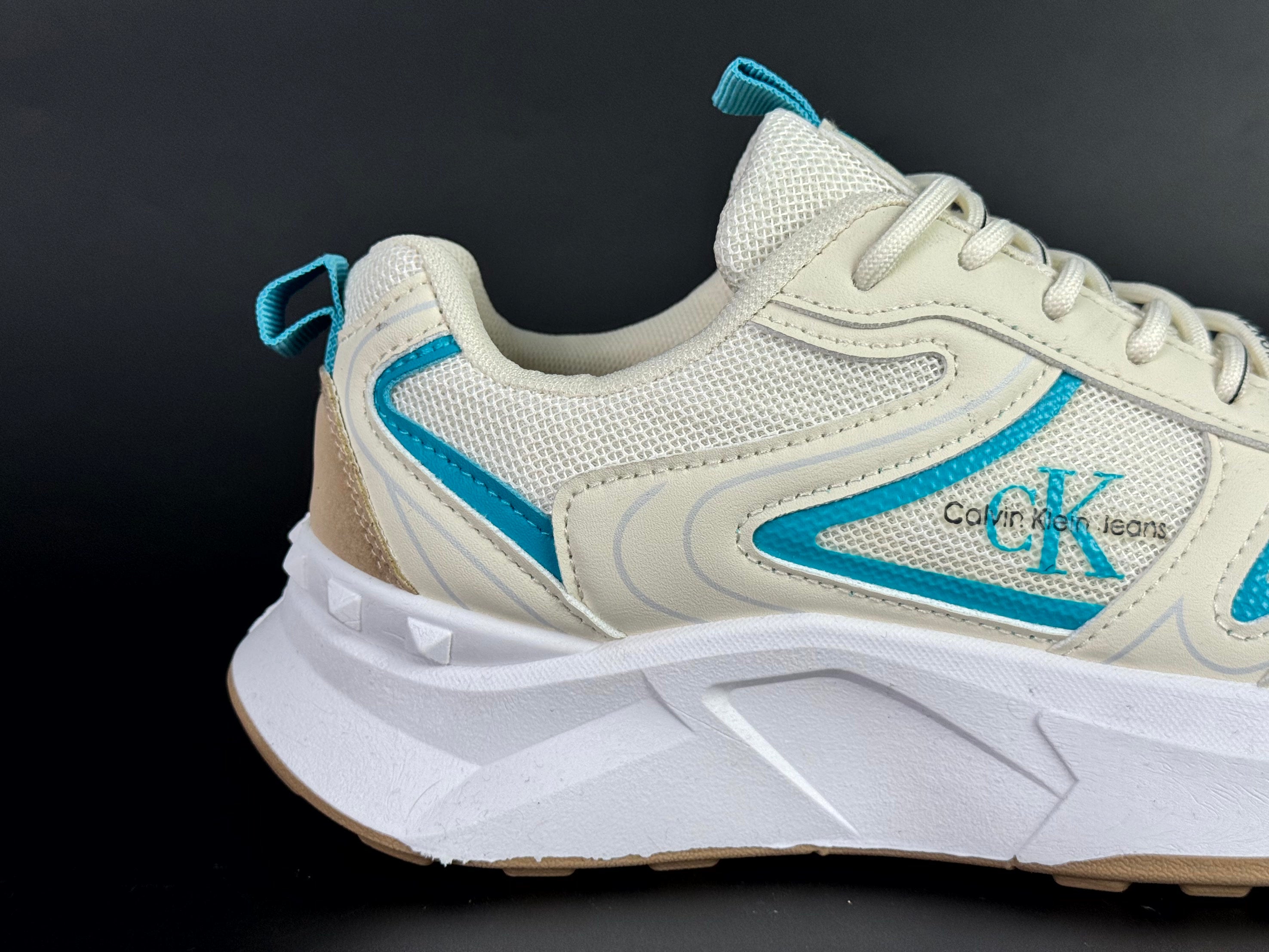 Calvin Klein venom beige