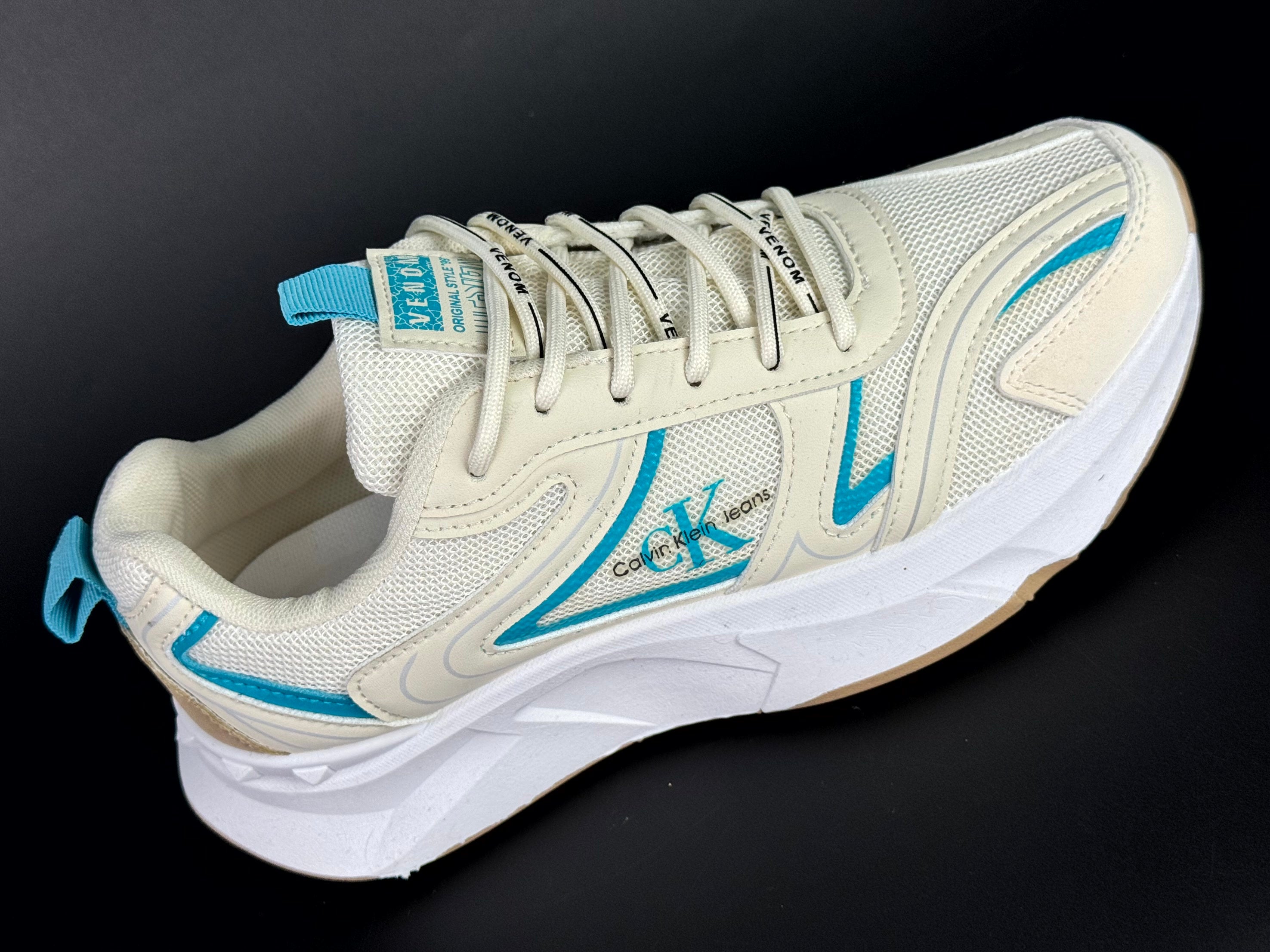 Calvin Klein venom beige