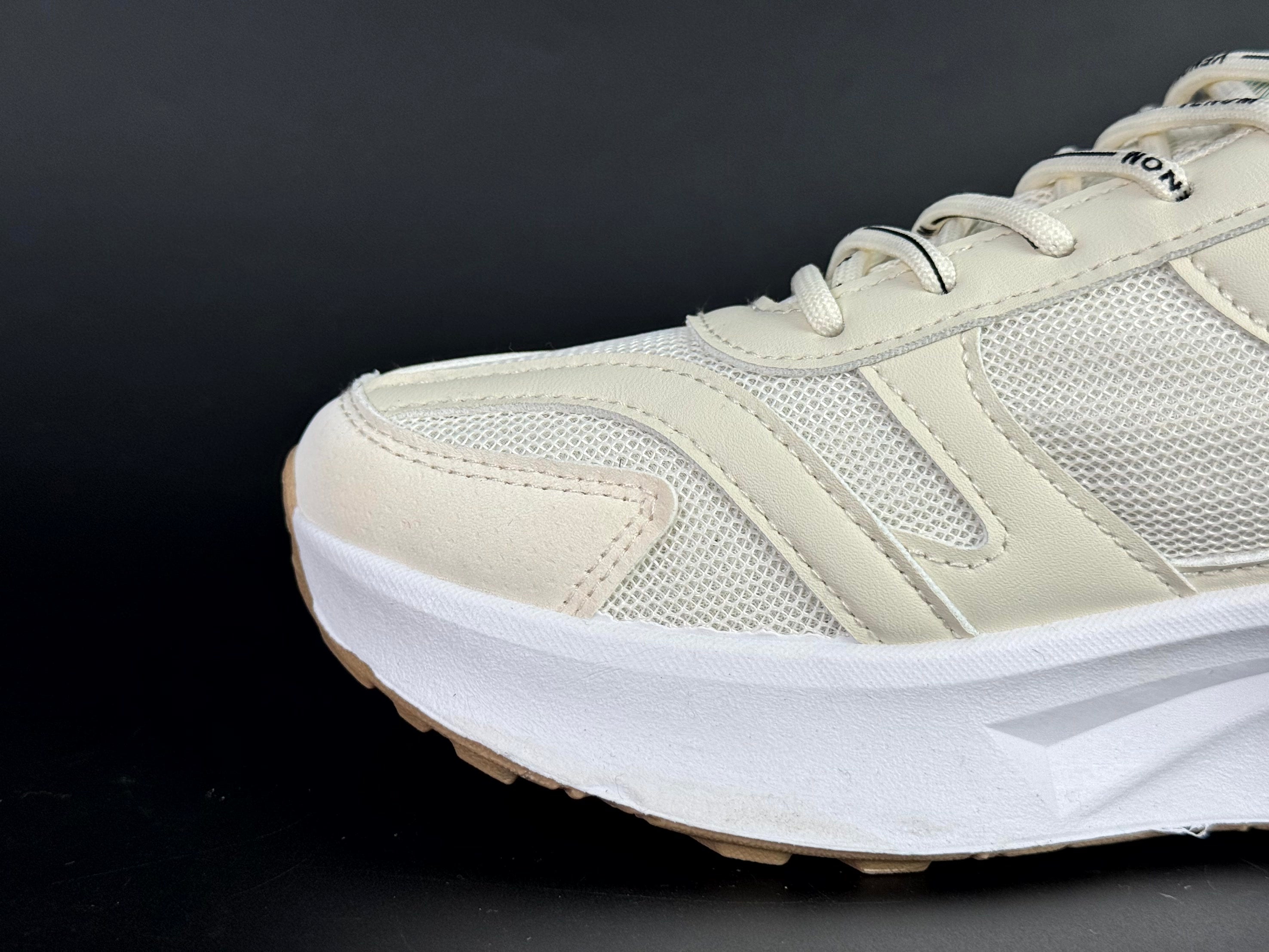 Calvin Klein venom beige