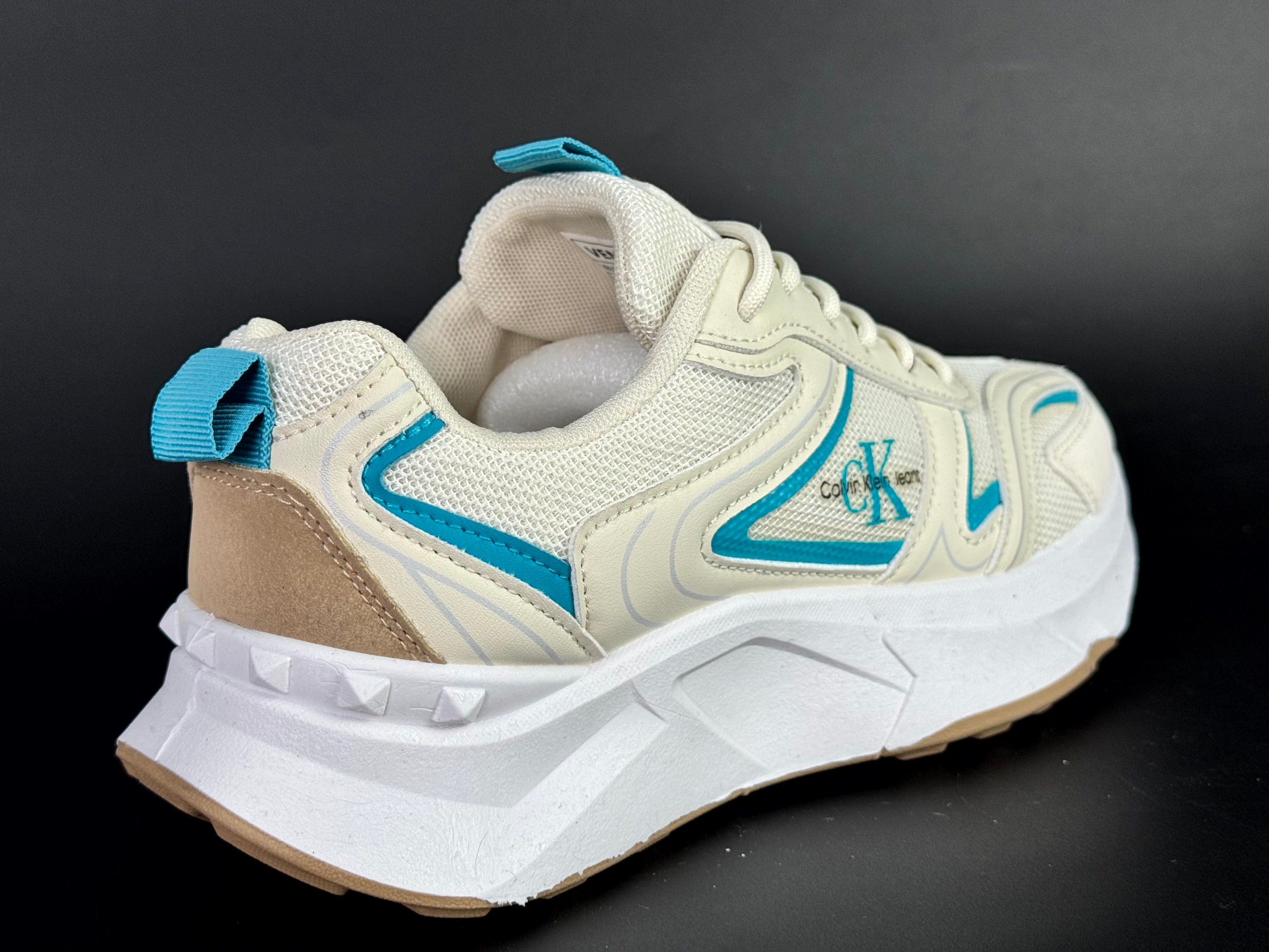 Calvin Klein venom beige