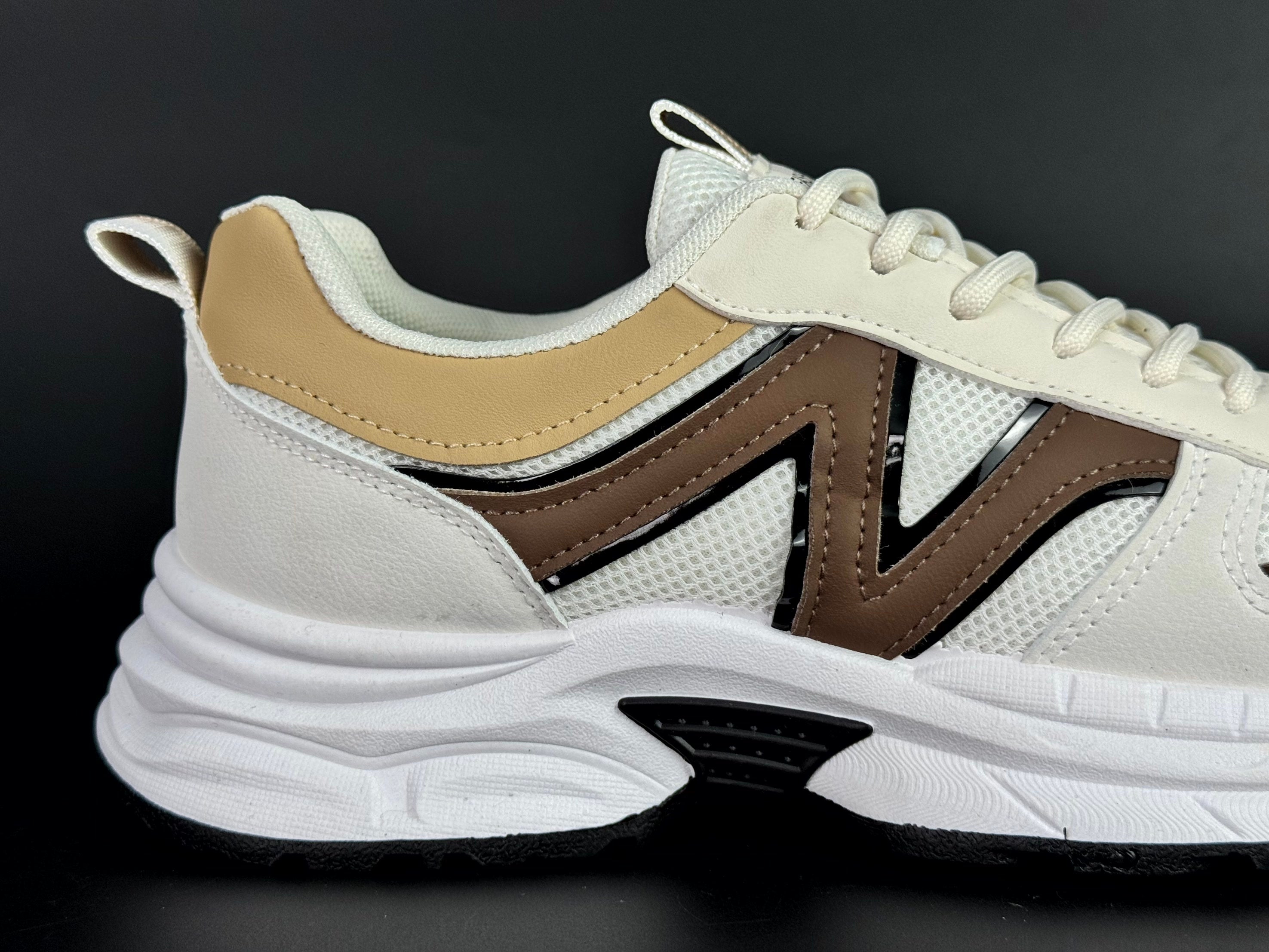 New Balance sport beige
