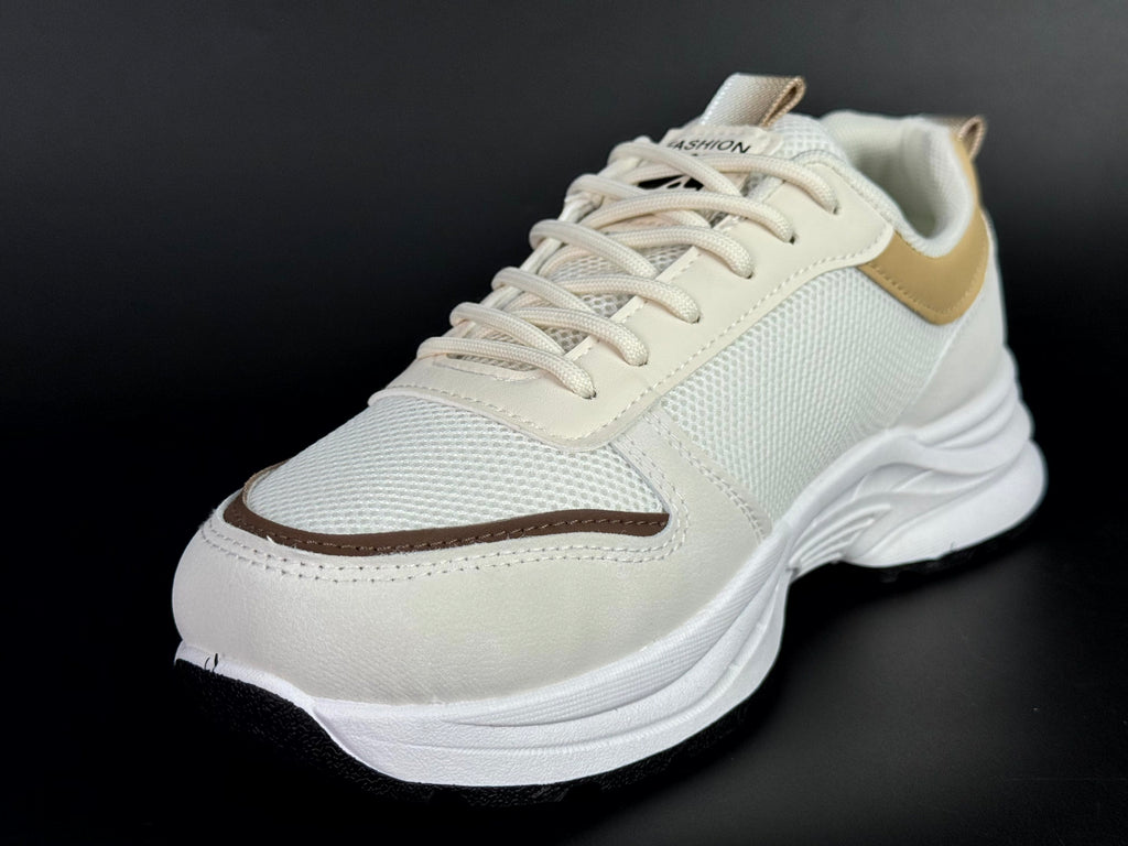 New Balance sport beige