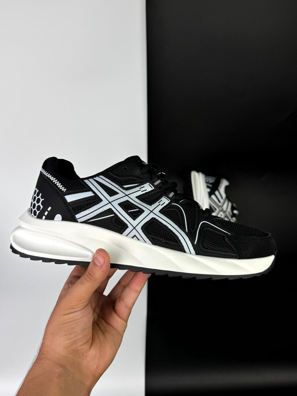 - asics gel venom noir -