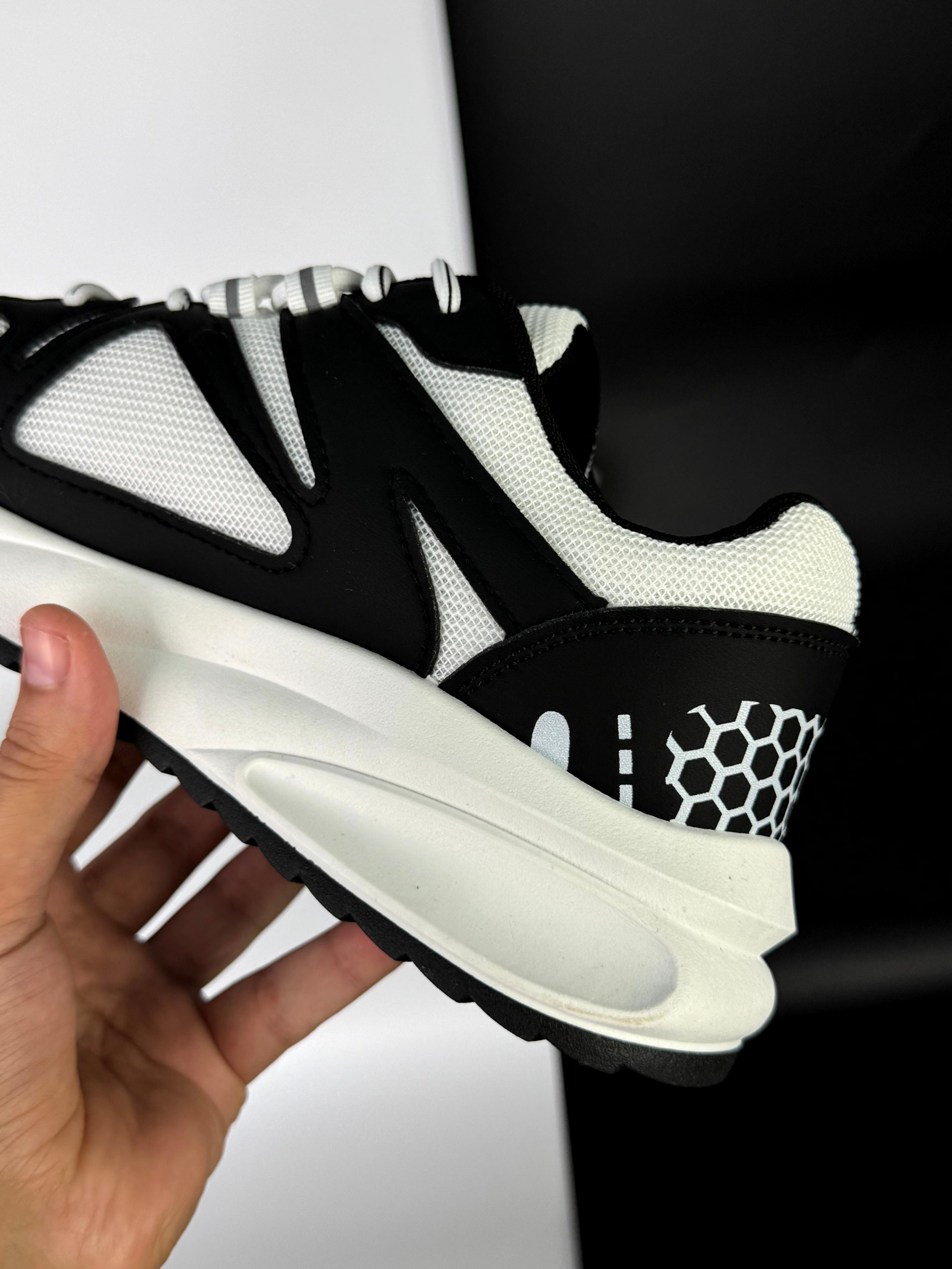 - asics gel venom blanche -
