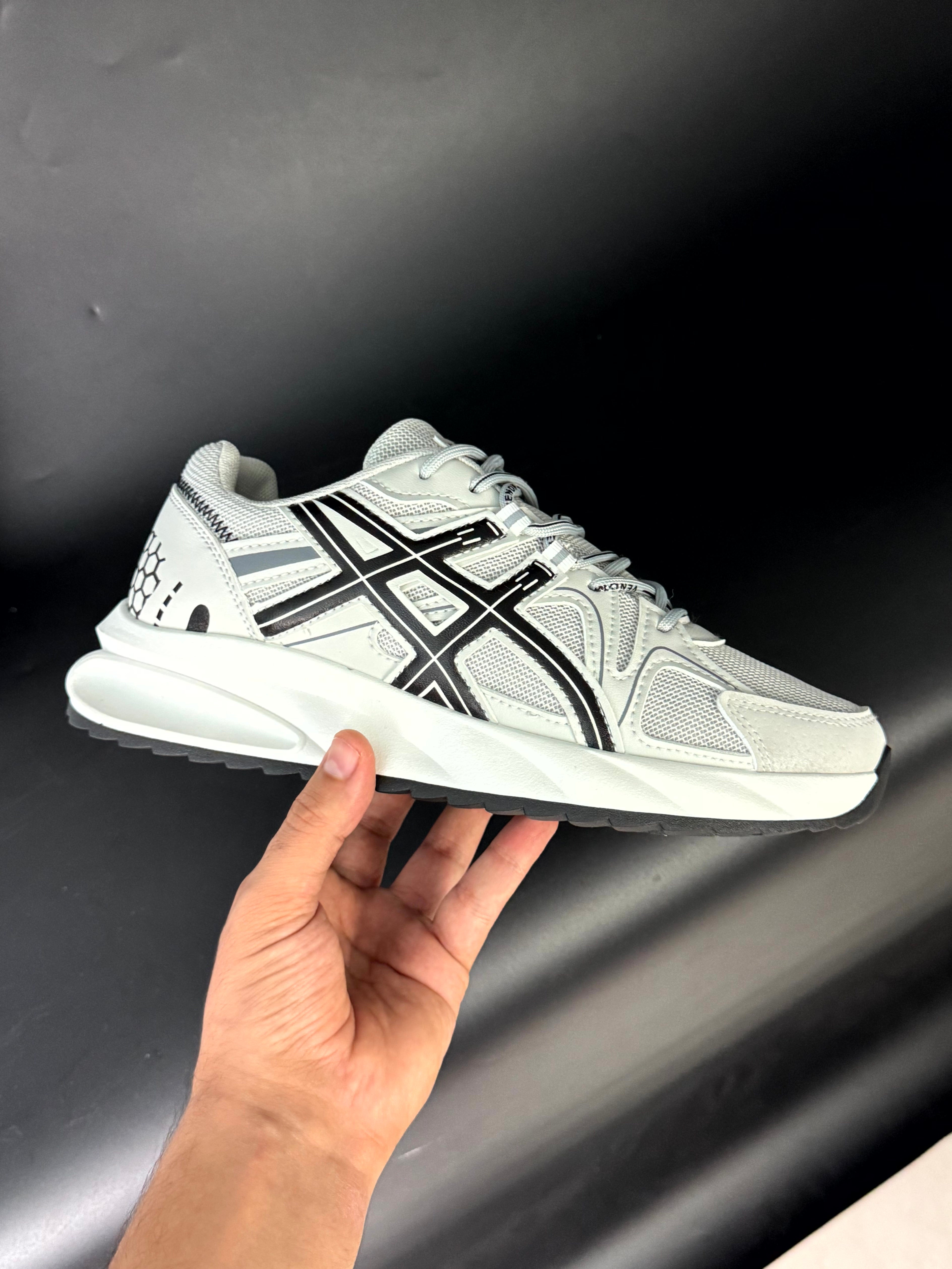- asics gel venom grise -