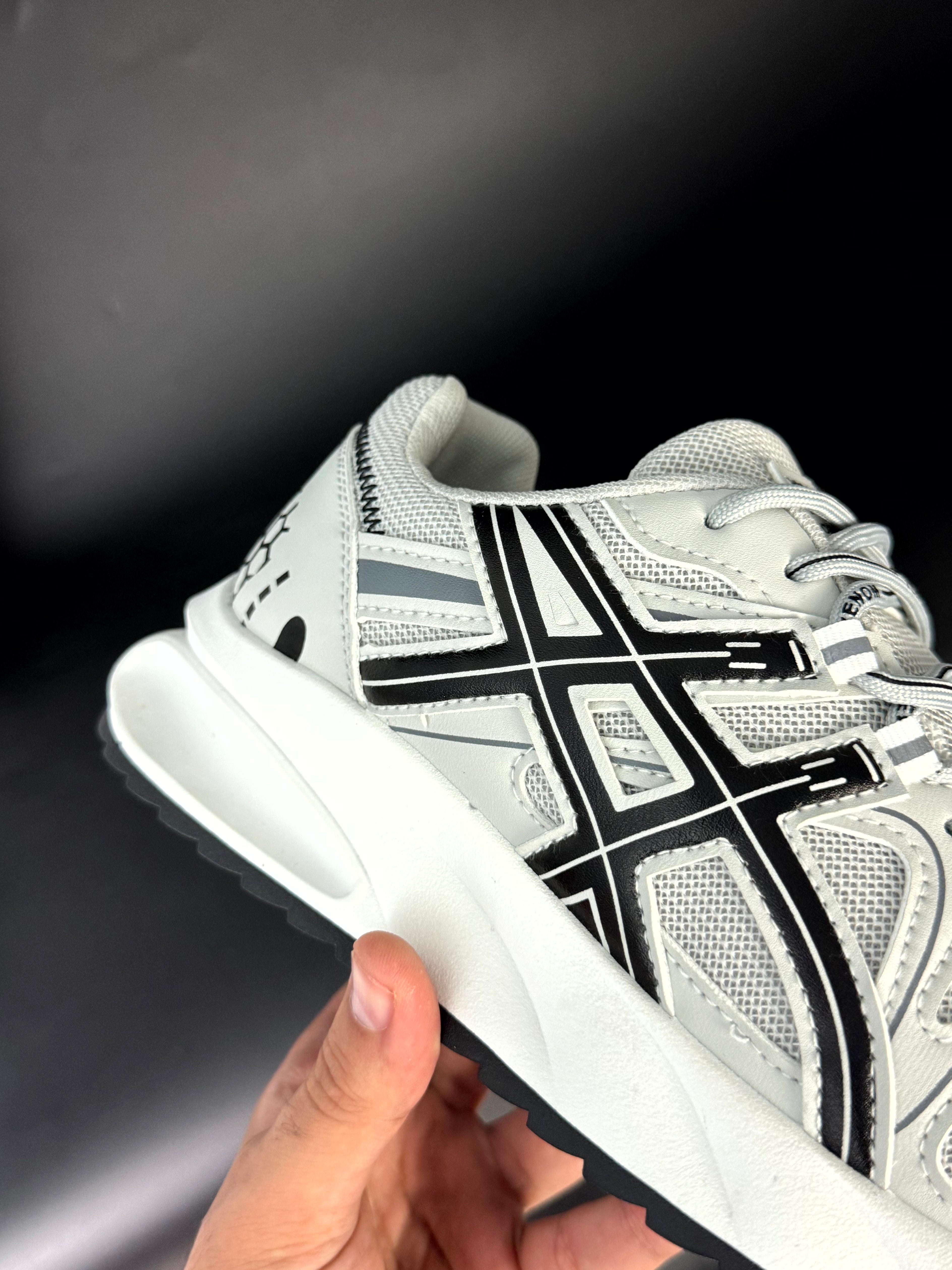 - asics gel venom grise -