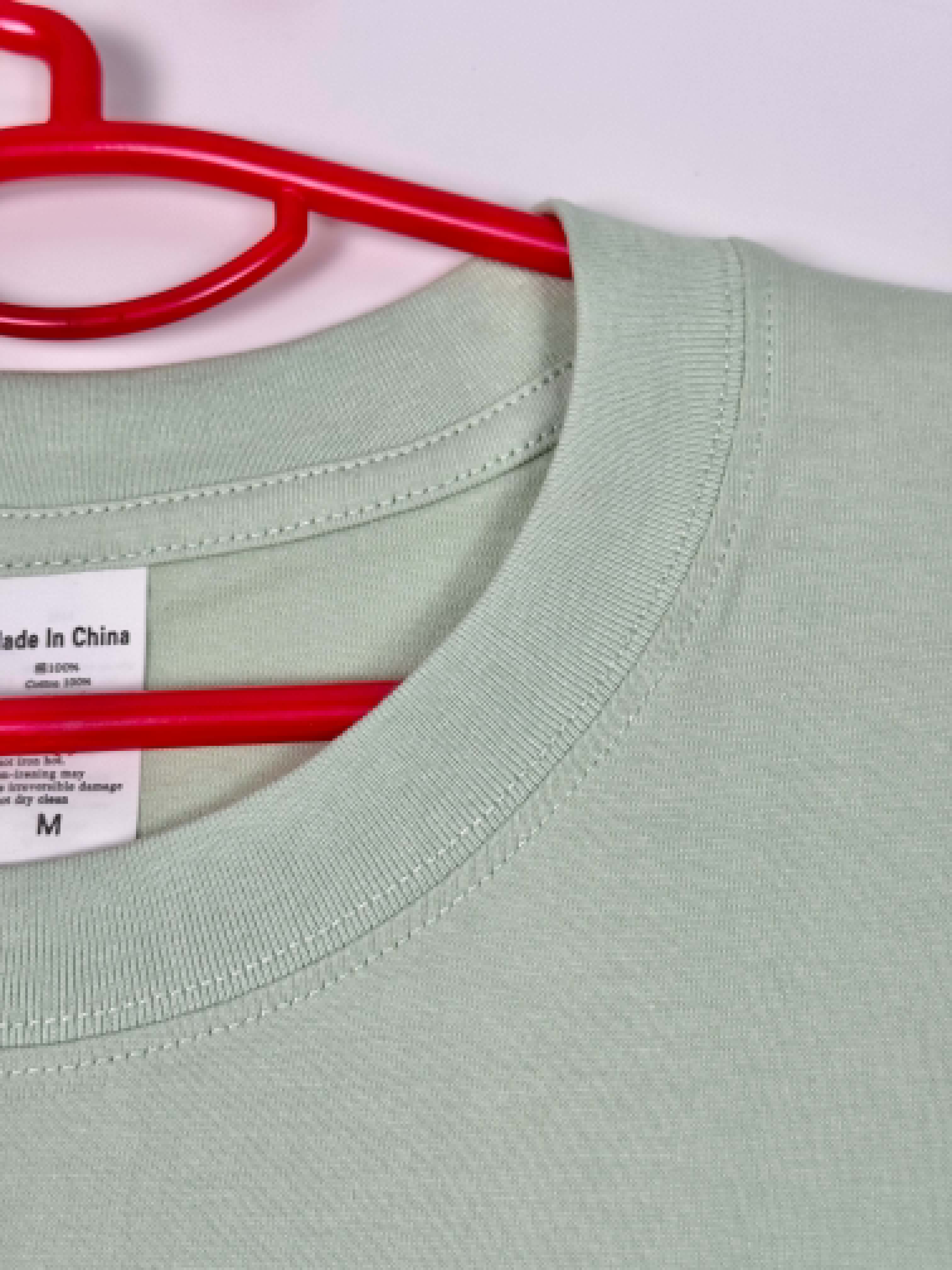 Semi Oversize pastel green shirt (vert pastel)