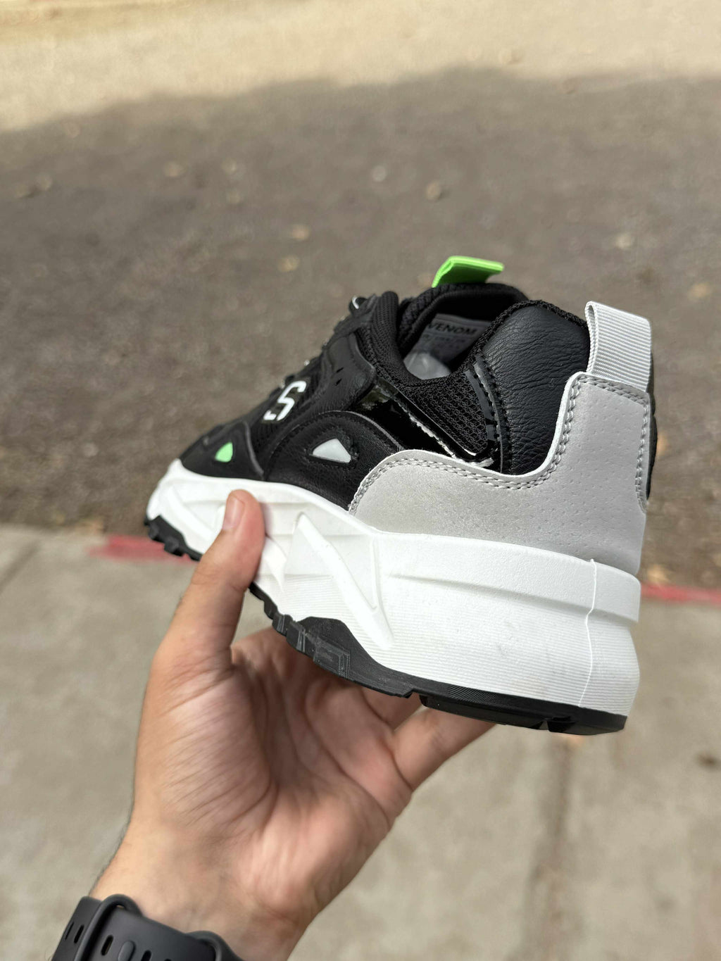 sketchers venom noir +