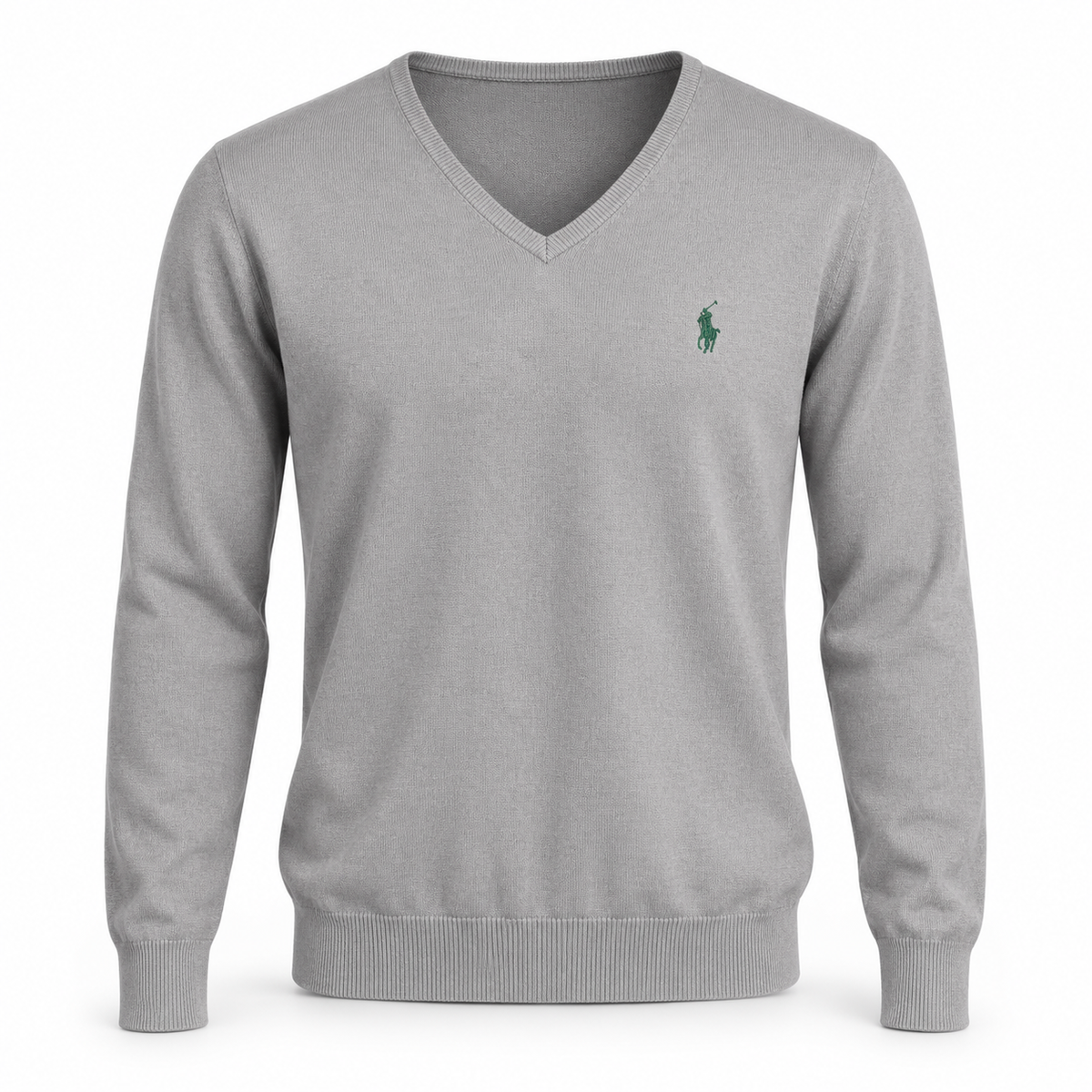Pull gris clair sur mannequin invisible — visuel de présentation