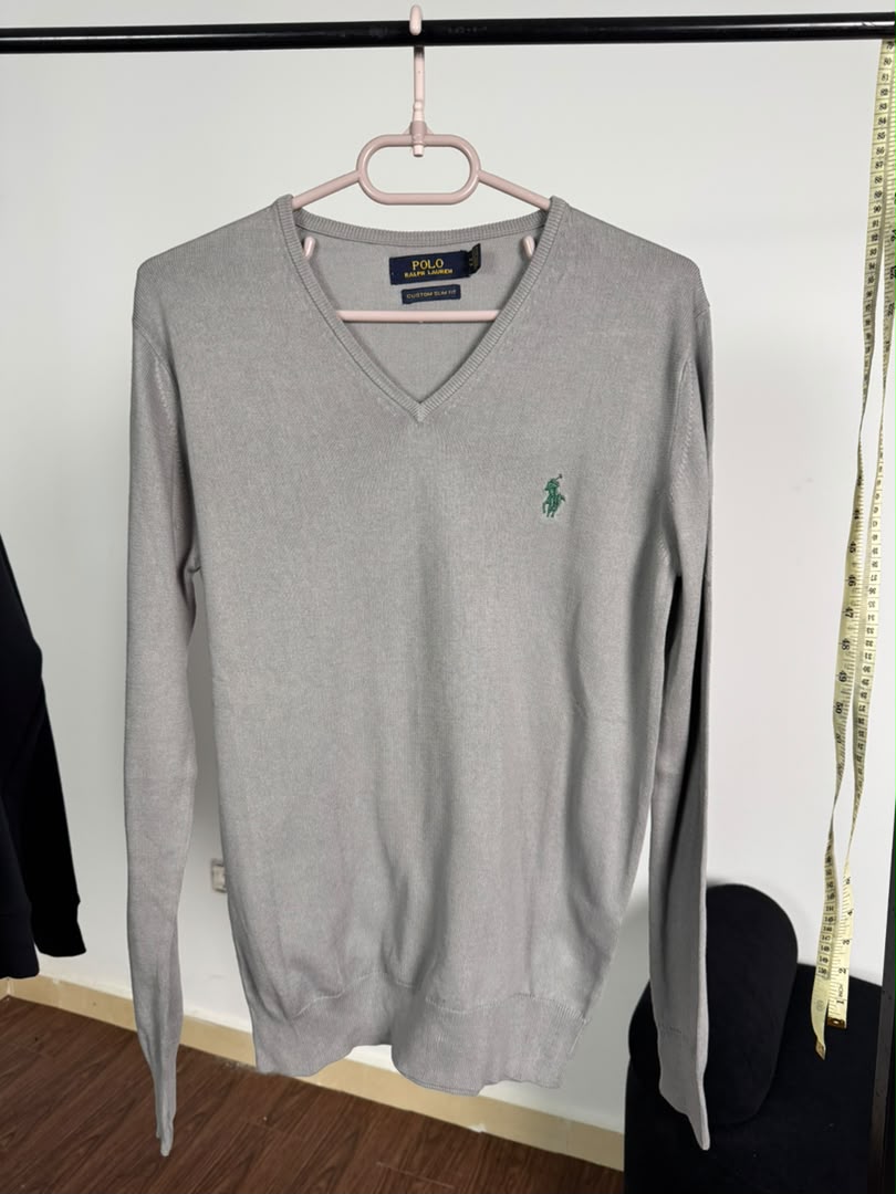 Photo réelle du pull gris clair
